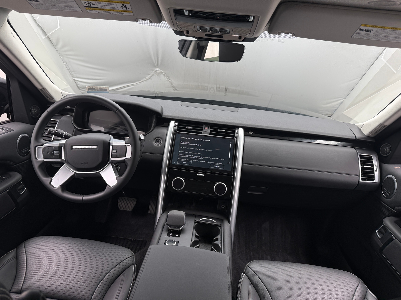 Thumbnail: 2024 Land Rover Discovery - 2