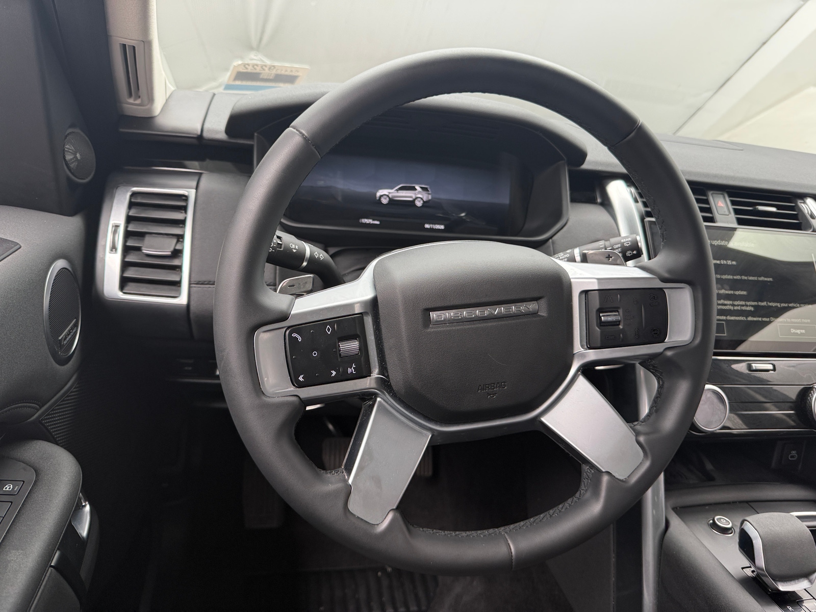 Thumbnail: 2024 Land Rover Discovery - 4