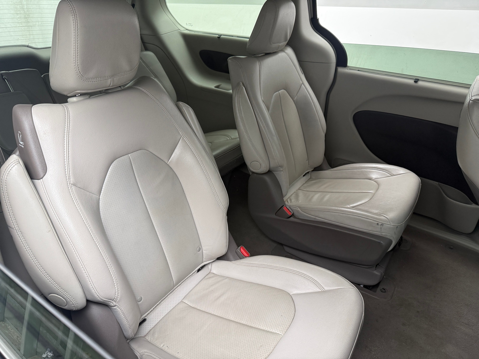 Thumbnail: 2021 Chrysler Pacifica - 5