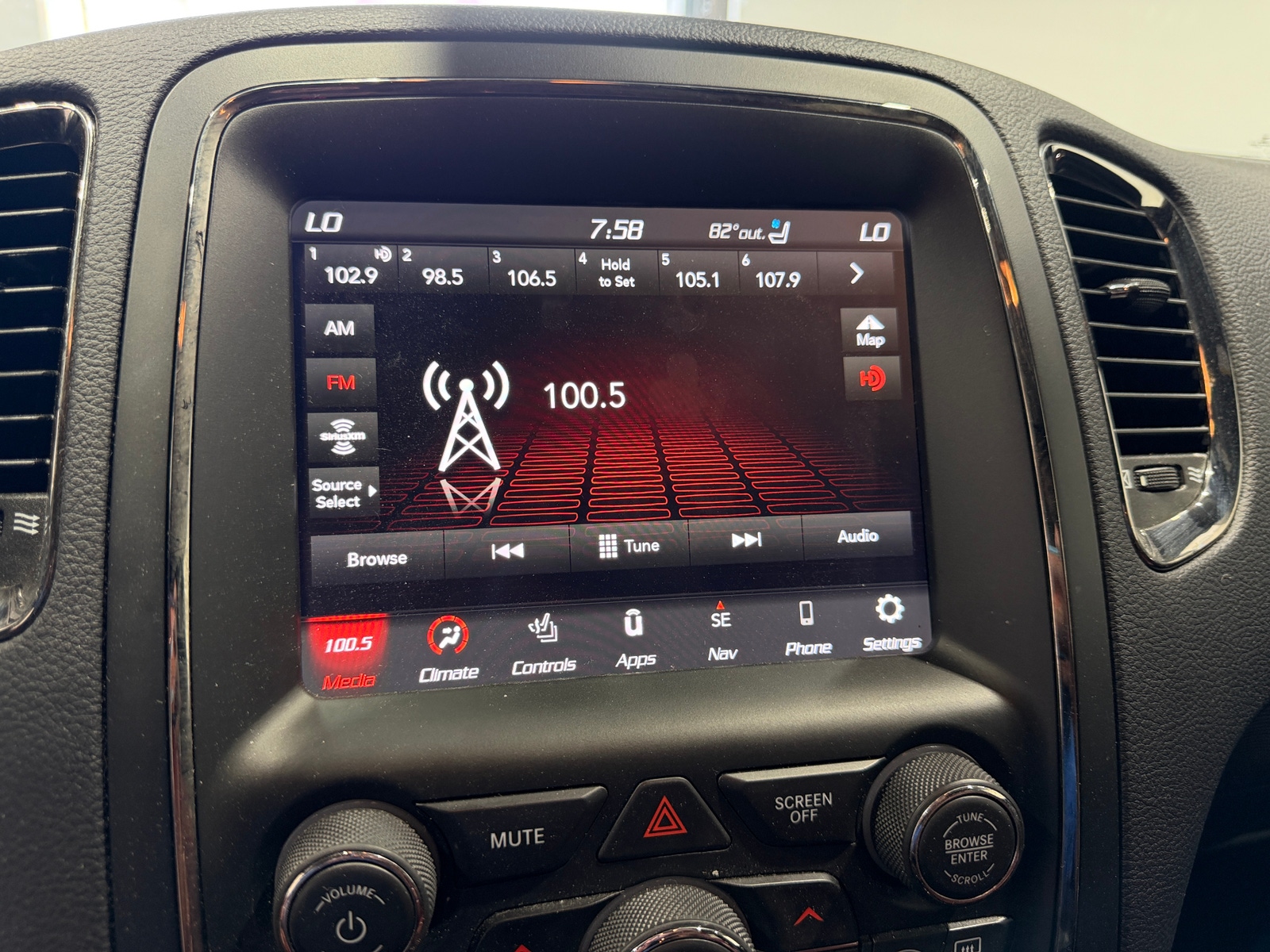 Thumbnail: 2018 Dodge Durango - 3