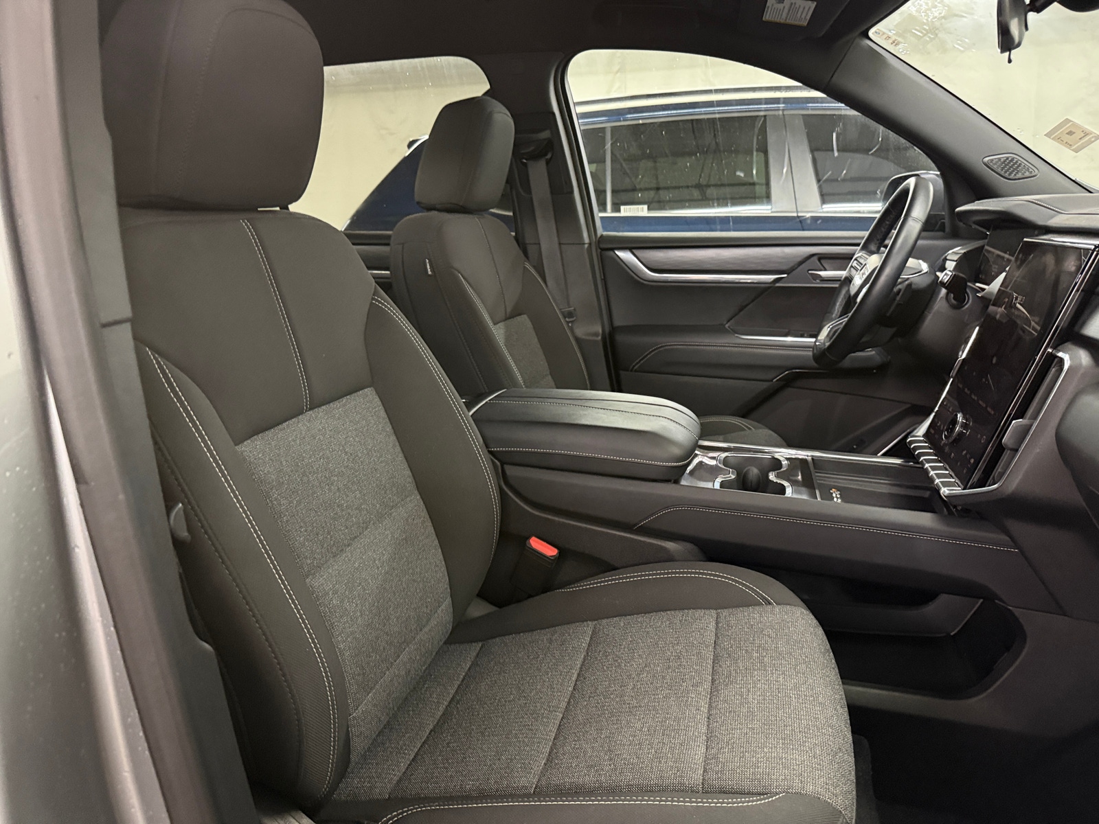 Thumbnail: 2025 GMC Acadia - 2