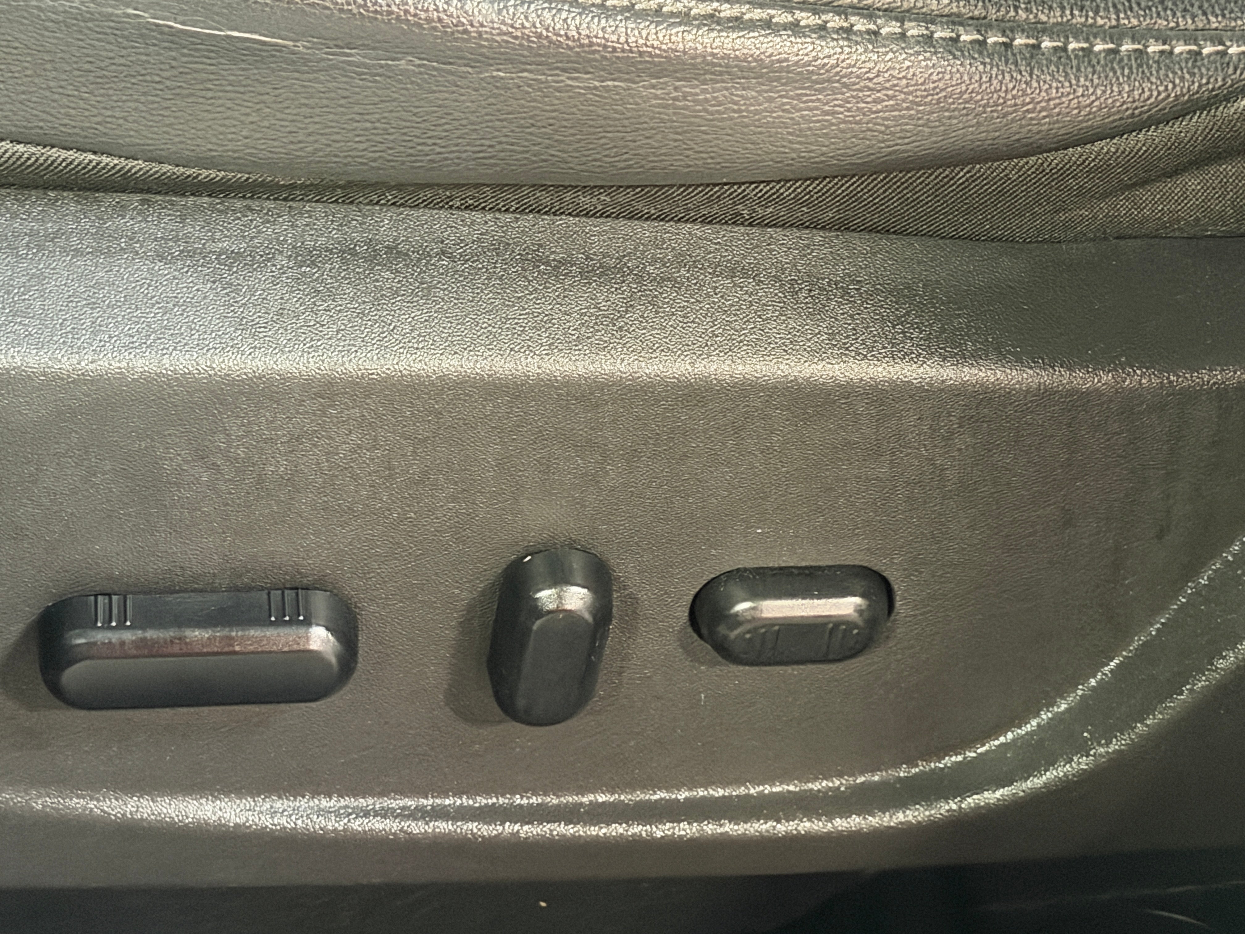 Used 2019 Ford Escape Titanium with VIN 1FMCU0J92KUA13130 for sale in Eagan, Minnesota