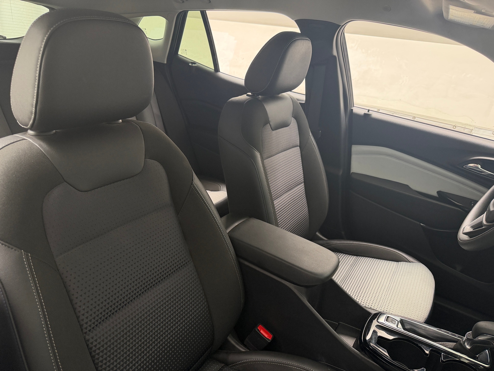 Thumbnail: 2025 Chevrolet Trax - 2