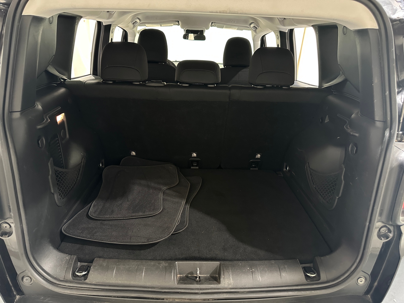 Thumbnail: 2019 Jeep Renegade - 7