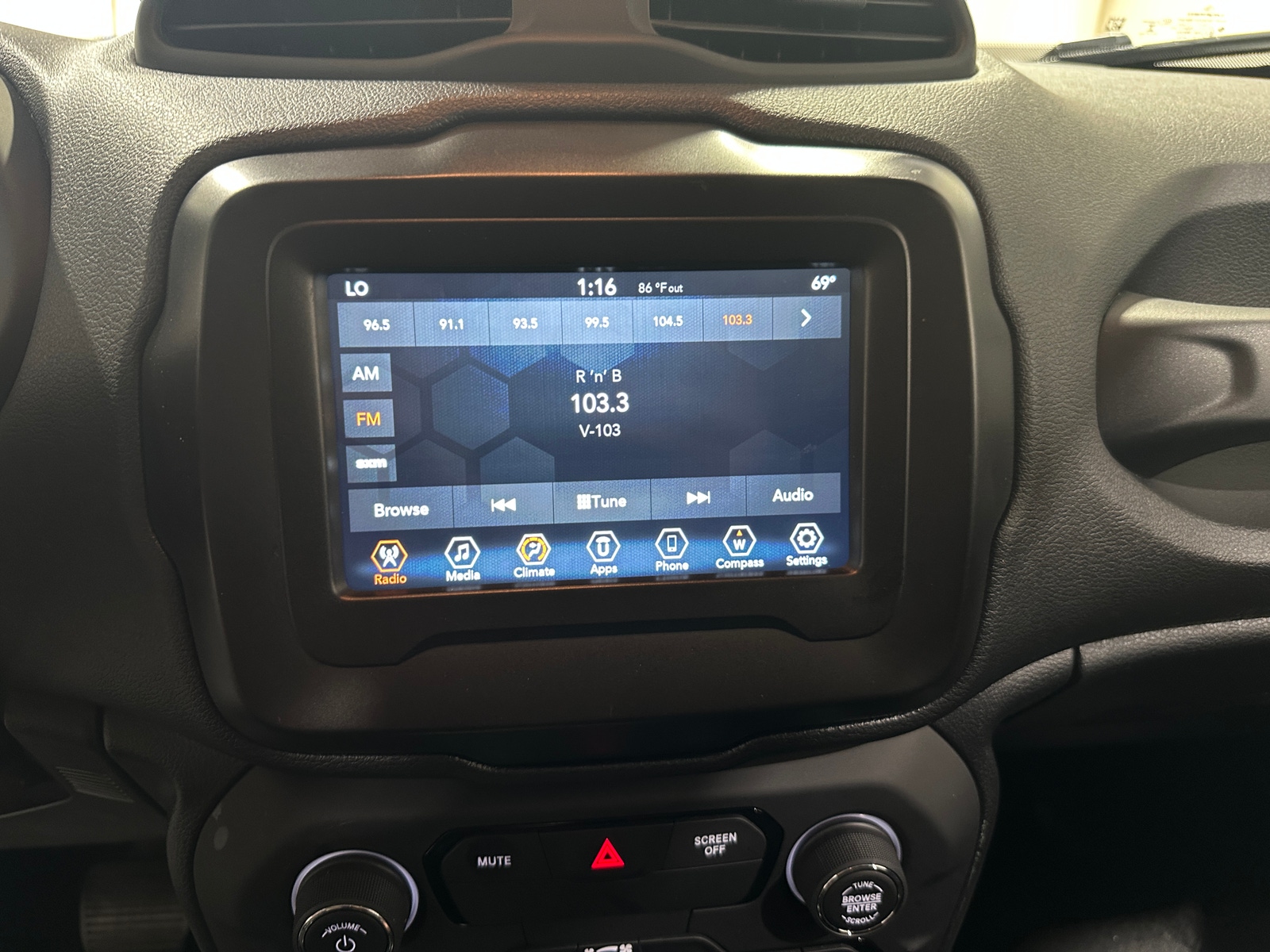 Thumbnail: 2019 Jeep Renegade - 4