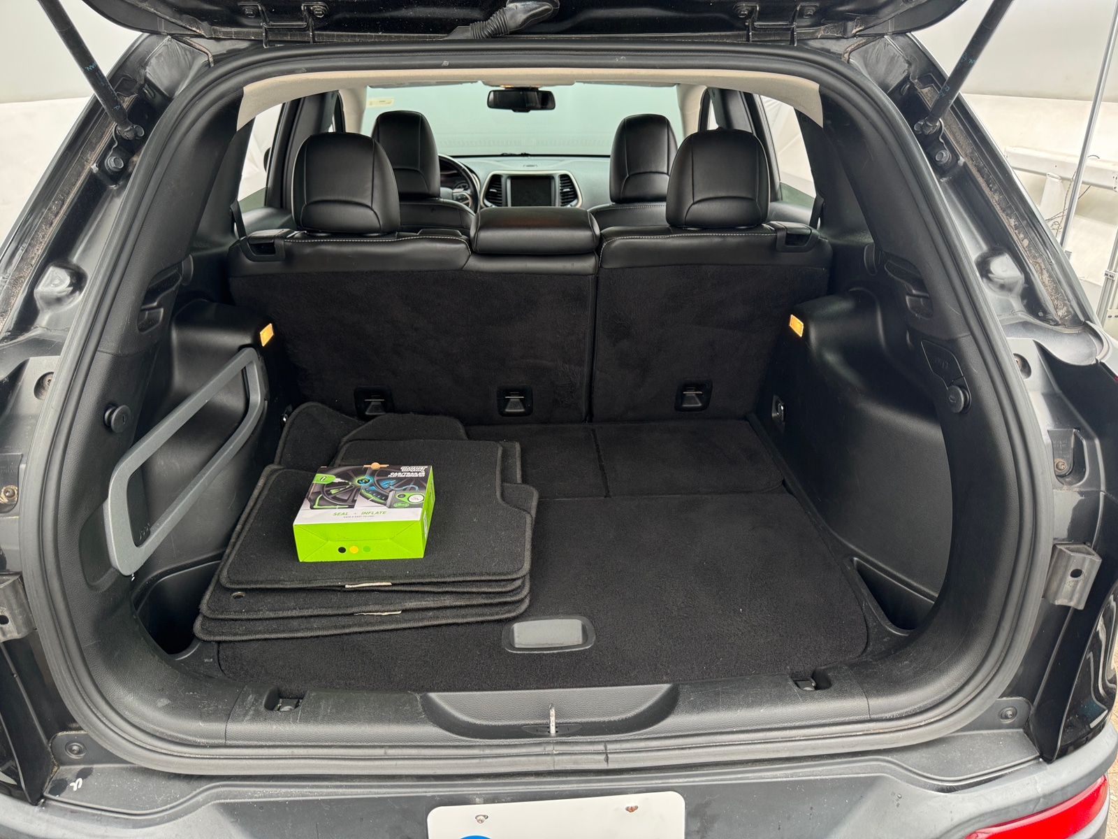 Thumbnail: 2015 Jeep Cherokee - 6
