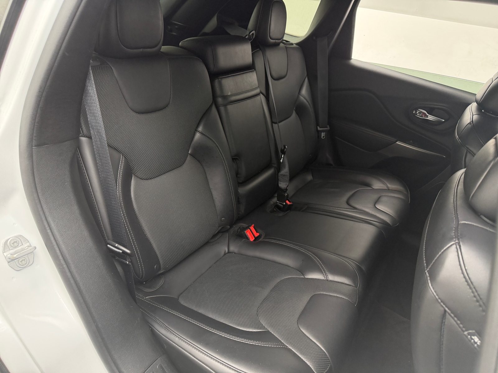 Thumbnail: 2019 Jeep Cherokee - 5