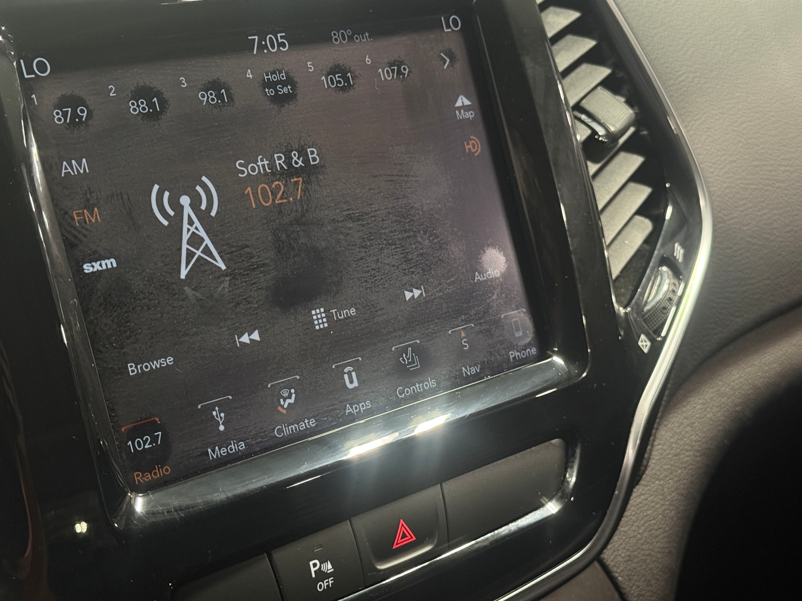 Thumbnail: 2019 Jeep Cherokee - 3