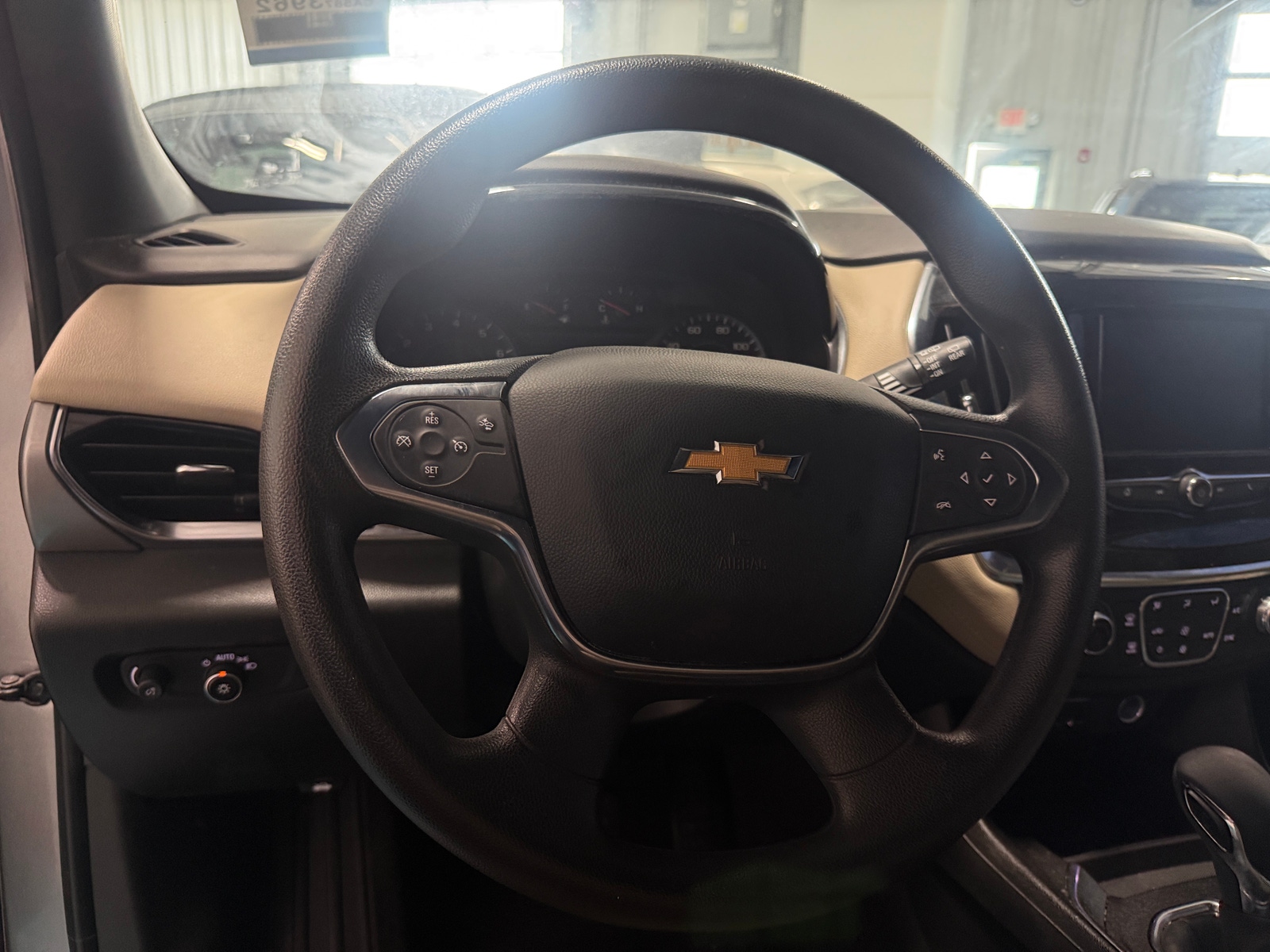 Thumbnail: 2023 Chevrolet Traverse - 5