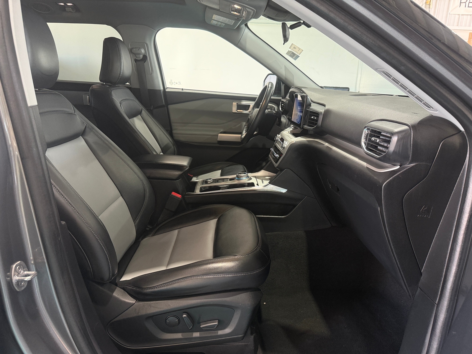 Thumbnail: 2022 Ford Explorer - 2