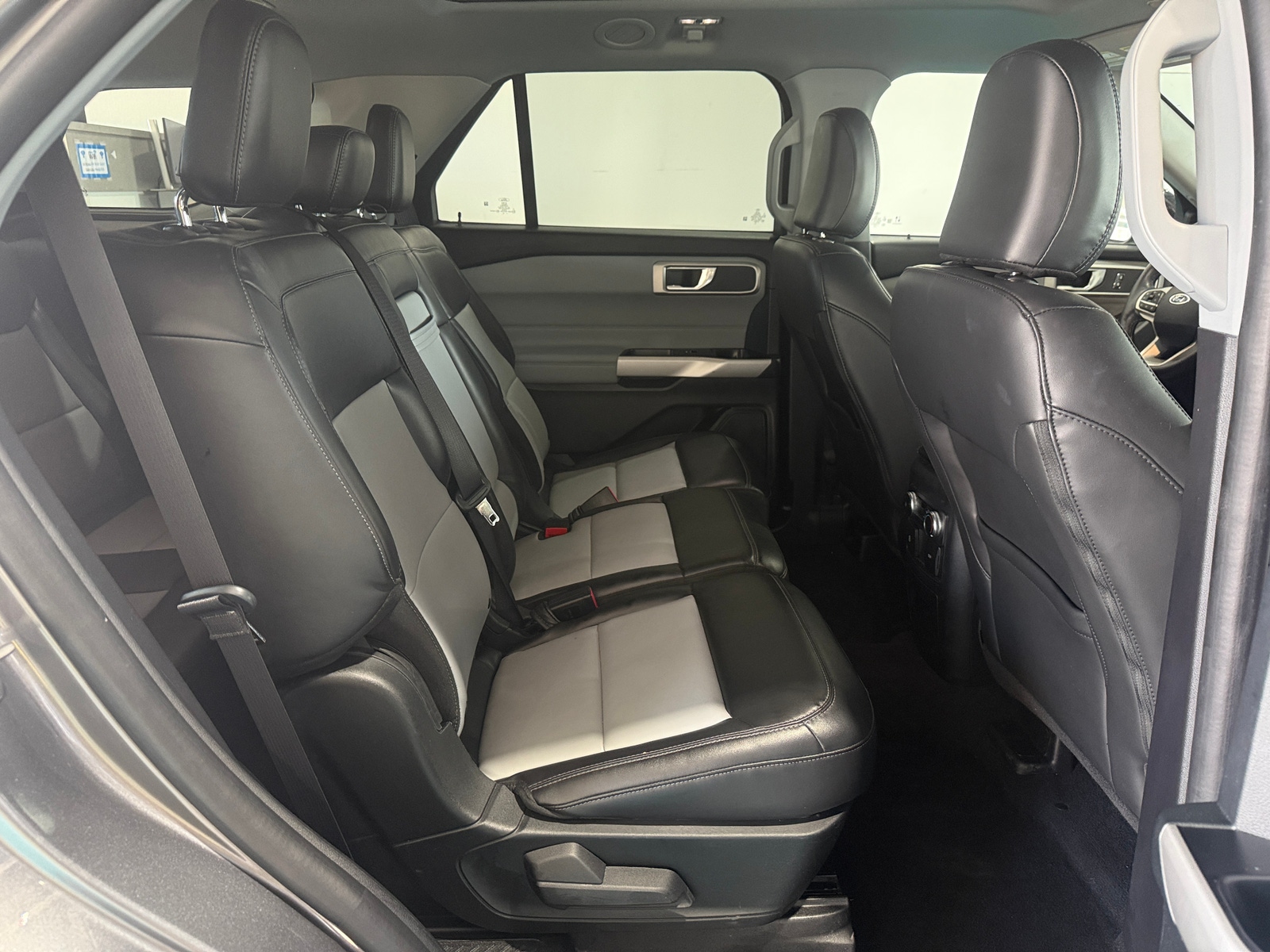 Thumbnail: 2022 Ford Explorer - 6