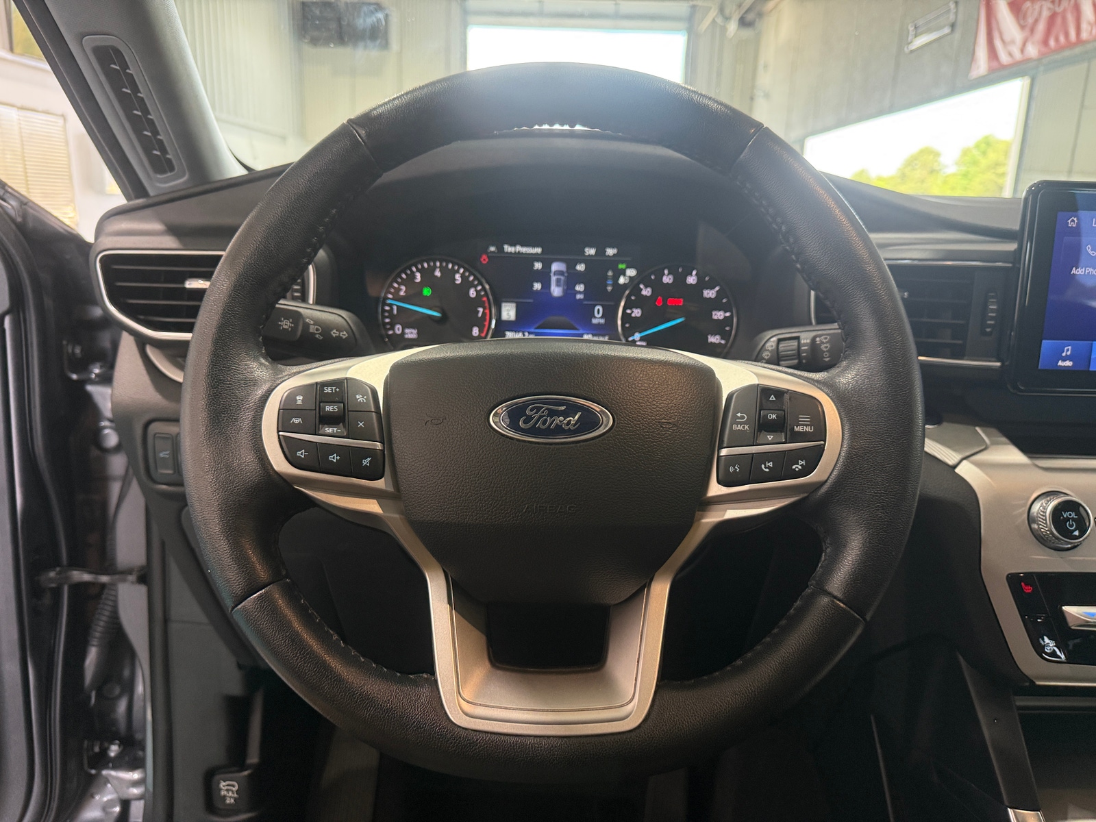 Thumbnail: 2022 Ford Explorer - 5