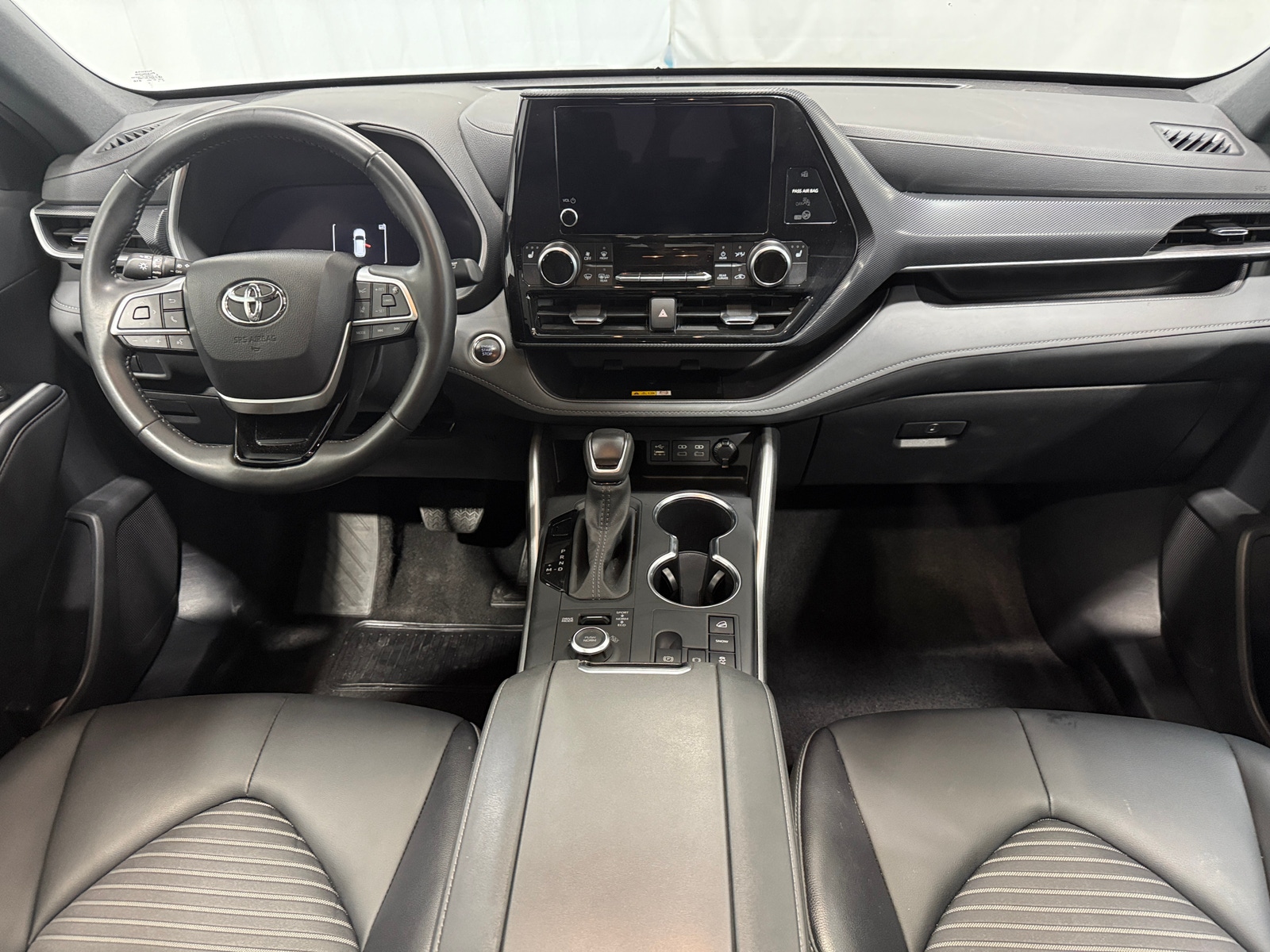 Thumbnail: 2025 Toyota Highlander - 3