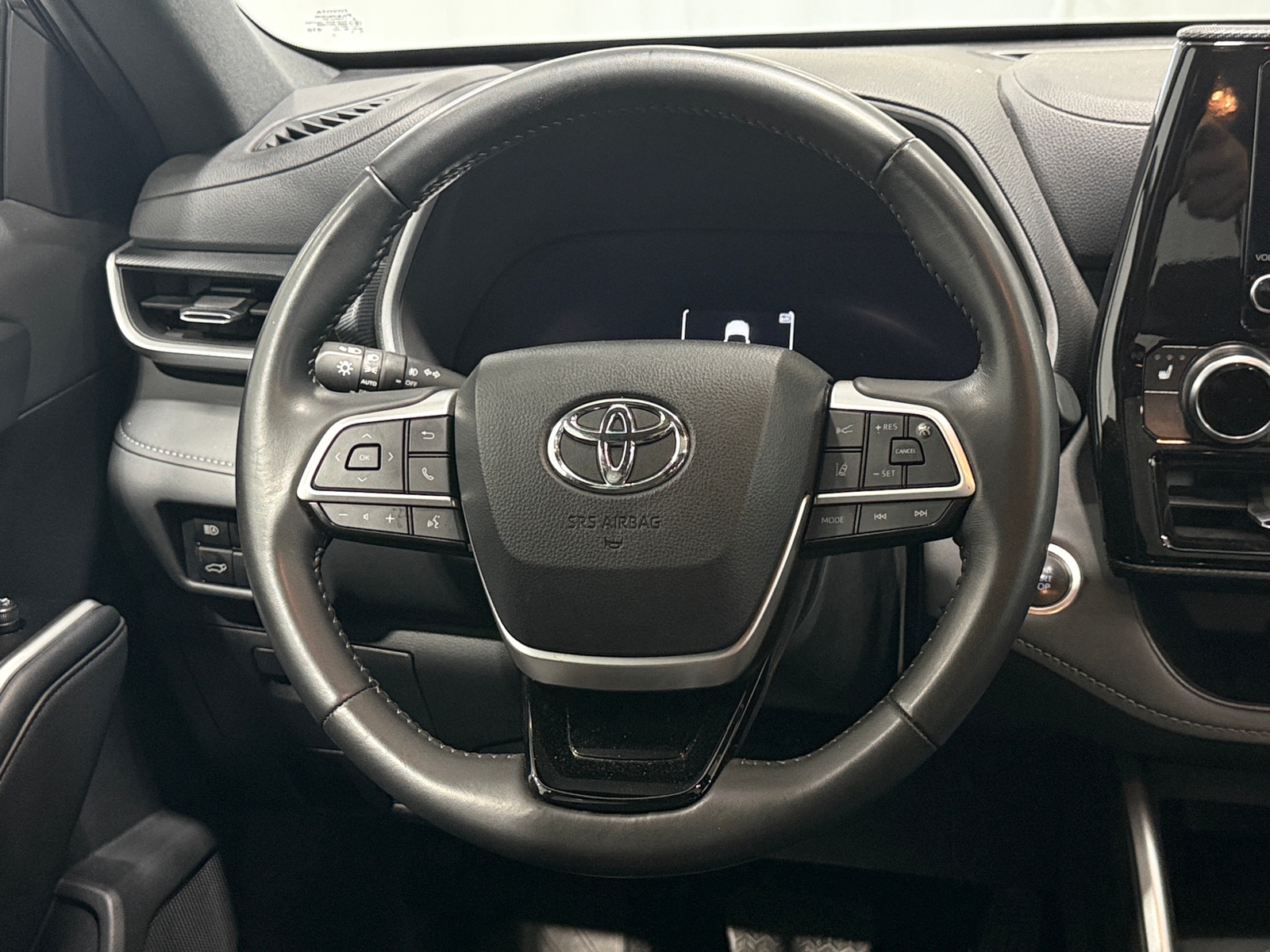 Thumbnail: 2025 Toyota Highlander - 5