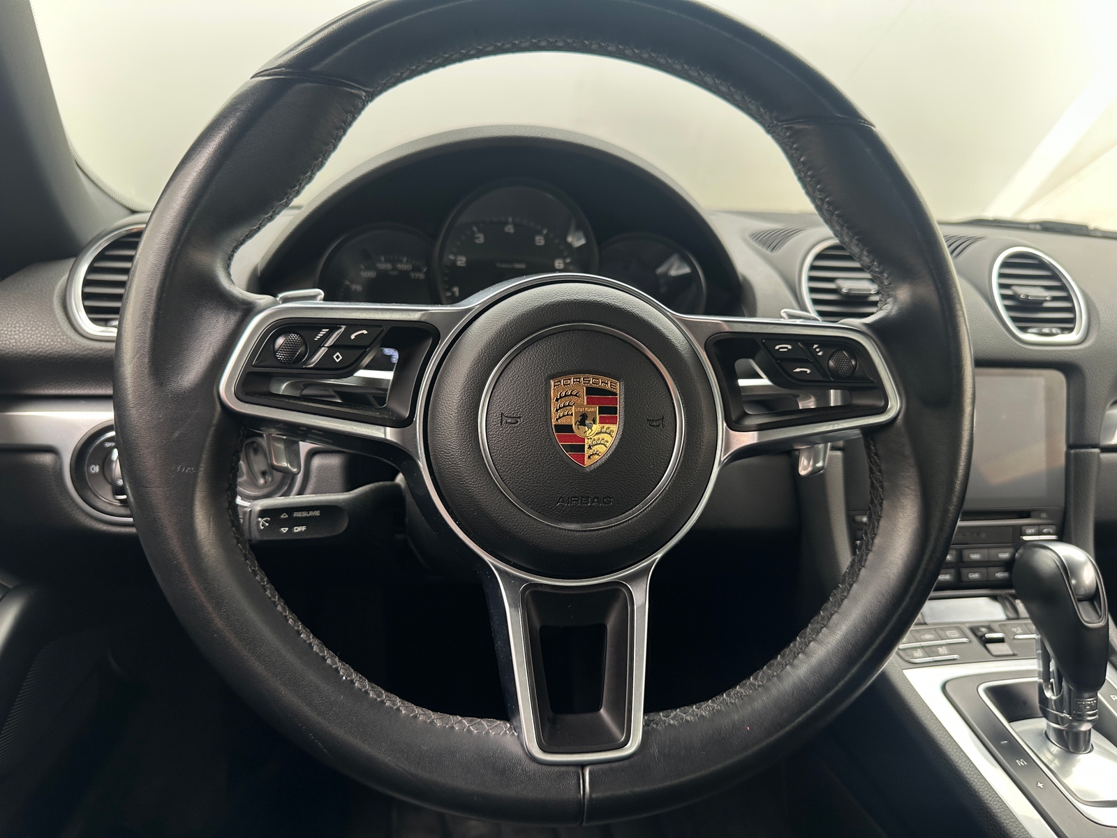 Thumbnail: 2017 Porsche 718 Boxster - 3