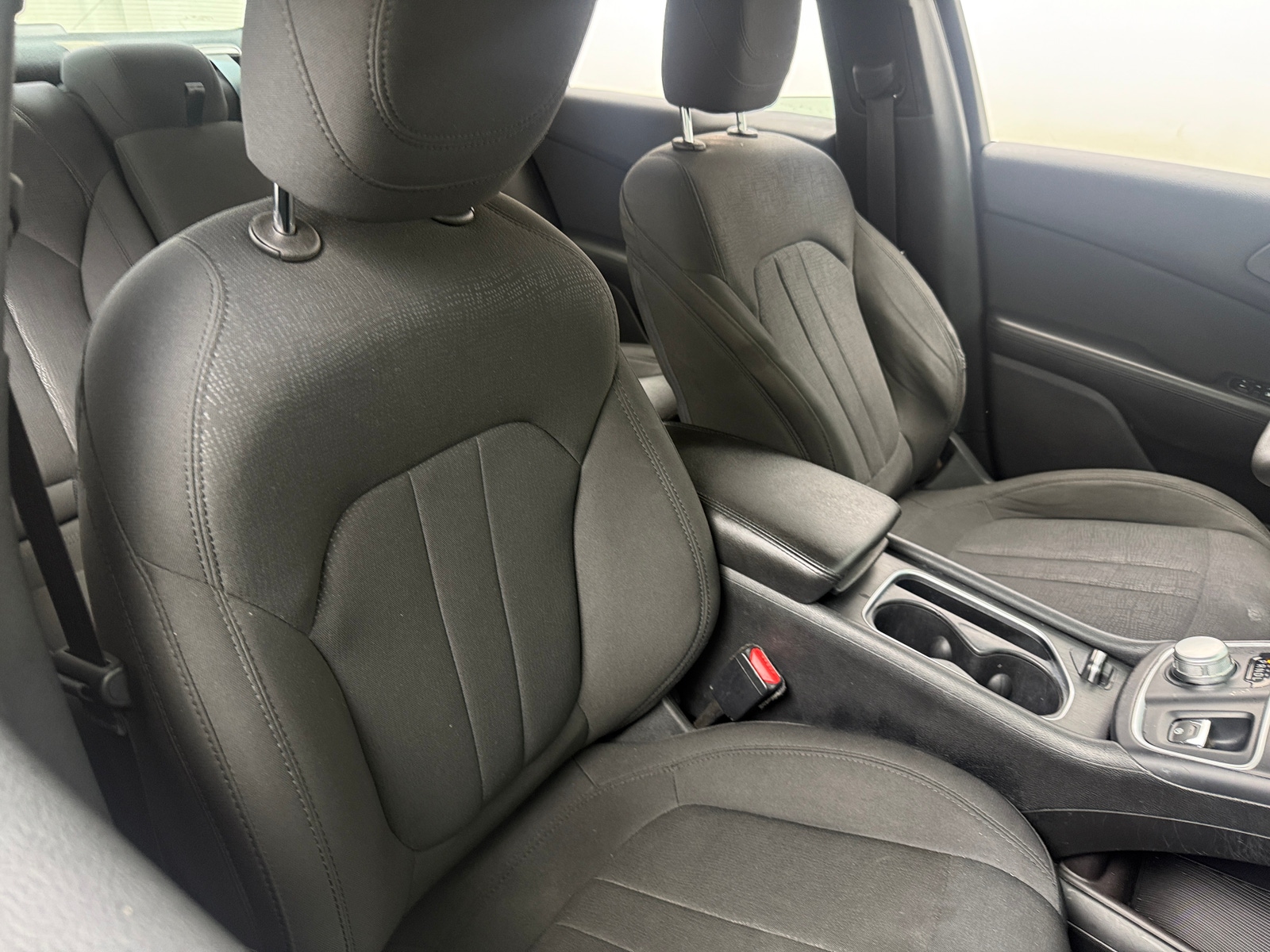 Thumbnail: 2016 Chrysler 200 - 2