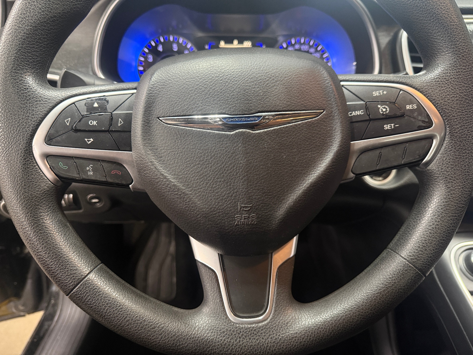 Thumbnail: 2016 Chrysler 200 - 5