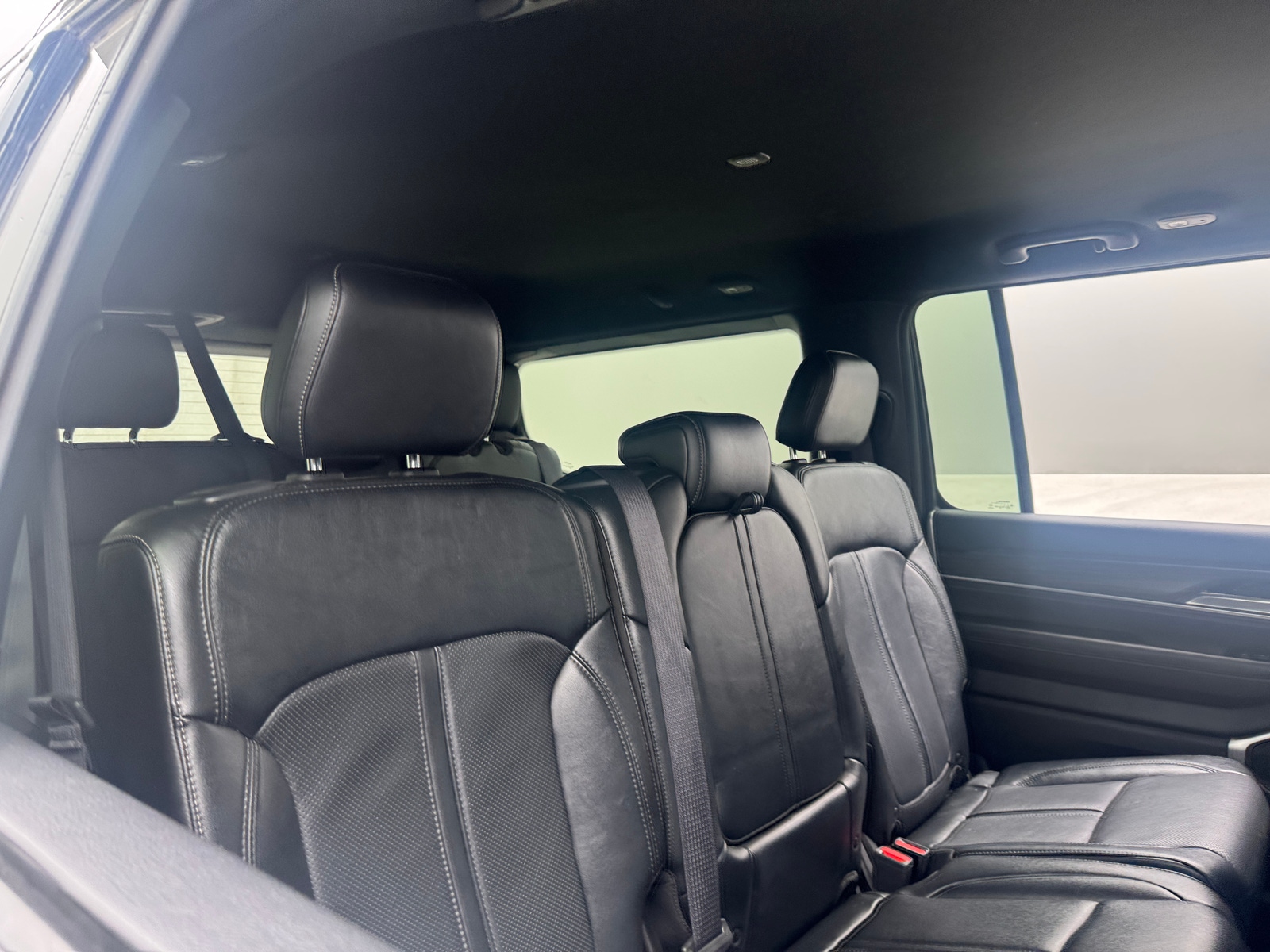 Thumbnail: 2023 Jeep Wagoneer - 5