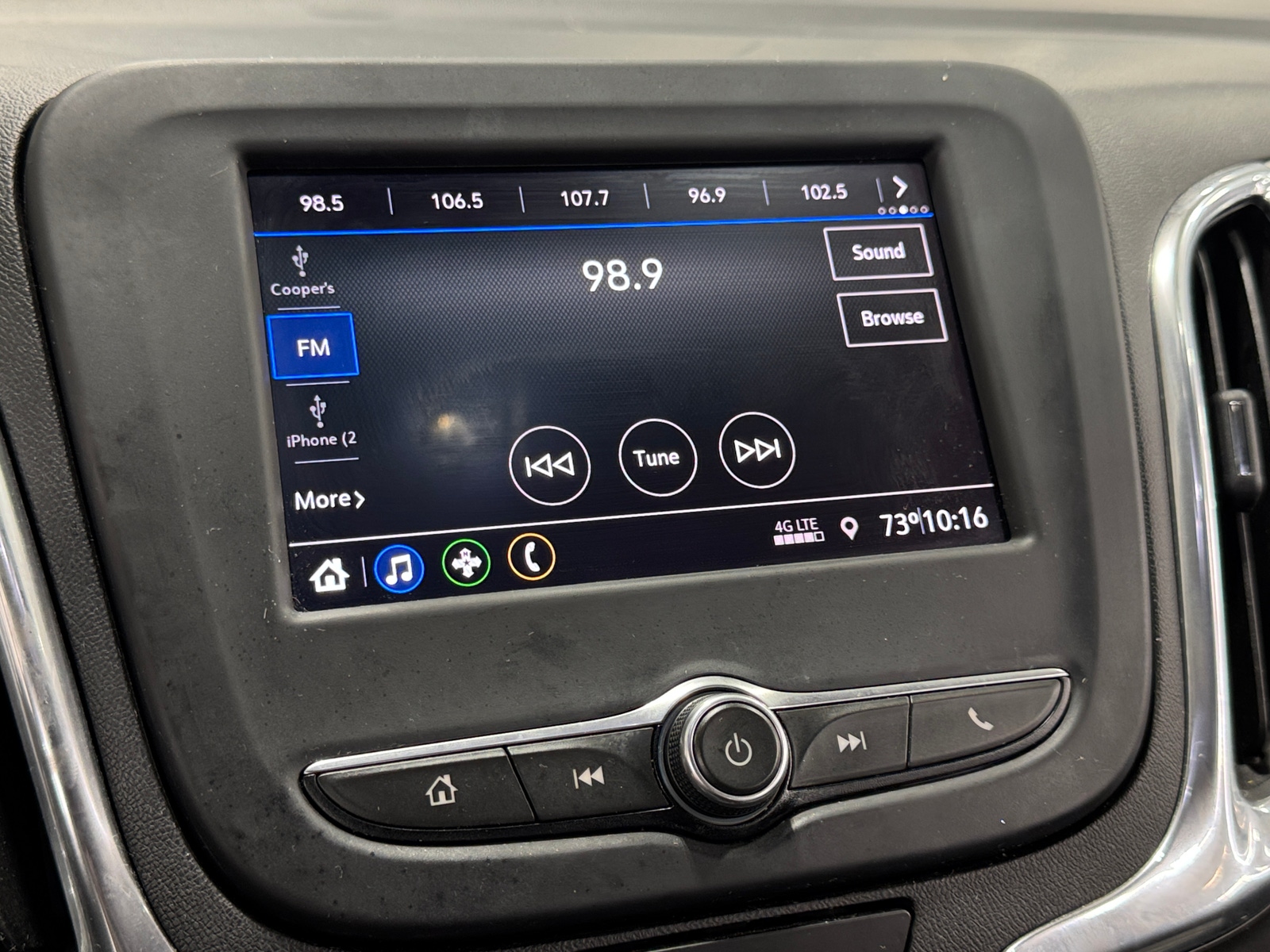 Thumbnail: 2020 Chevrolet Equinox - 4