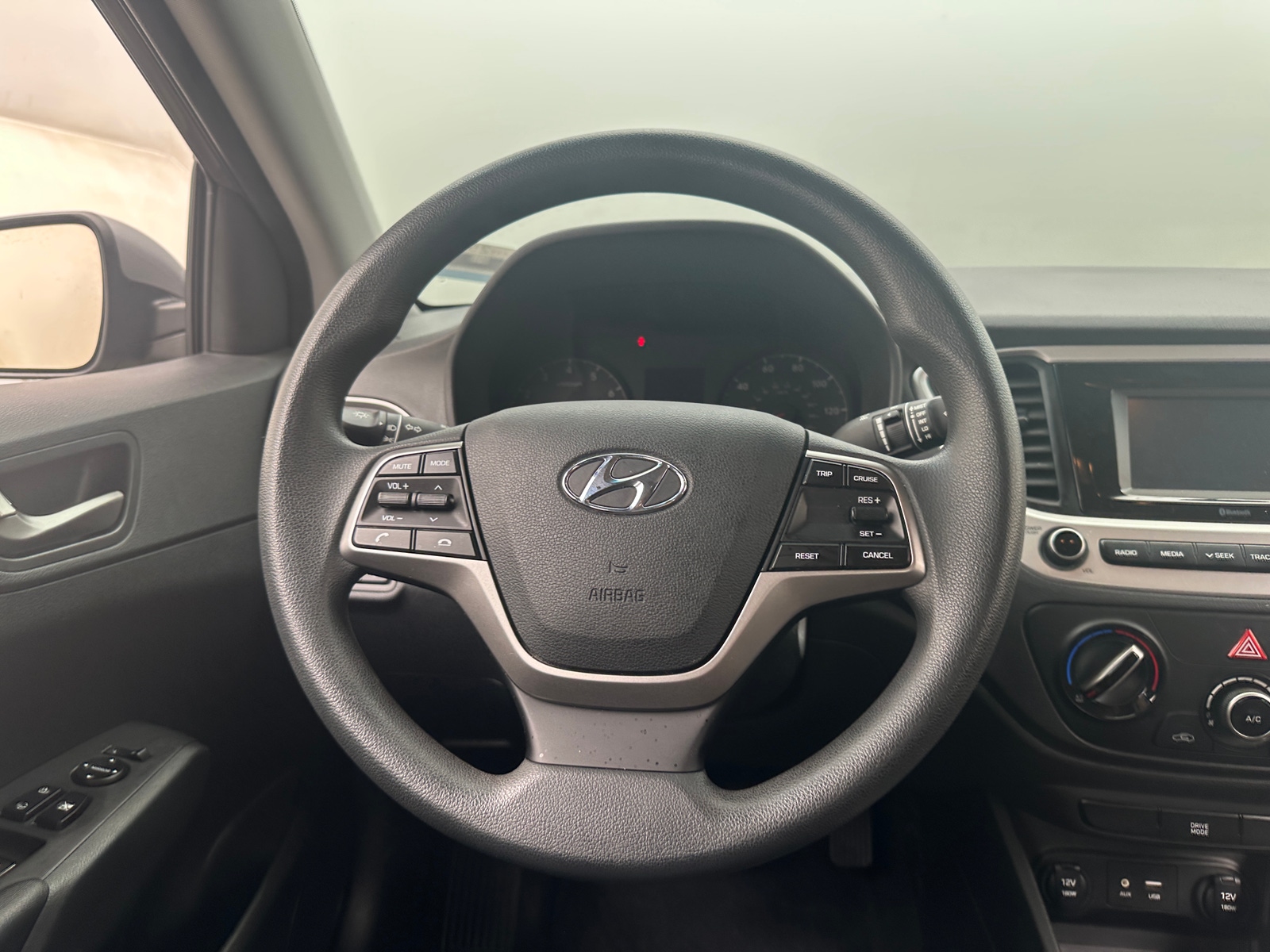 Thumbnail: 2022 Hyundai Accent - 5