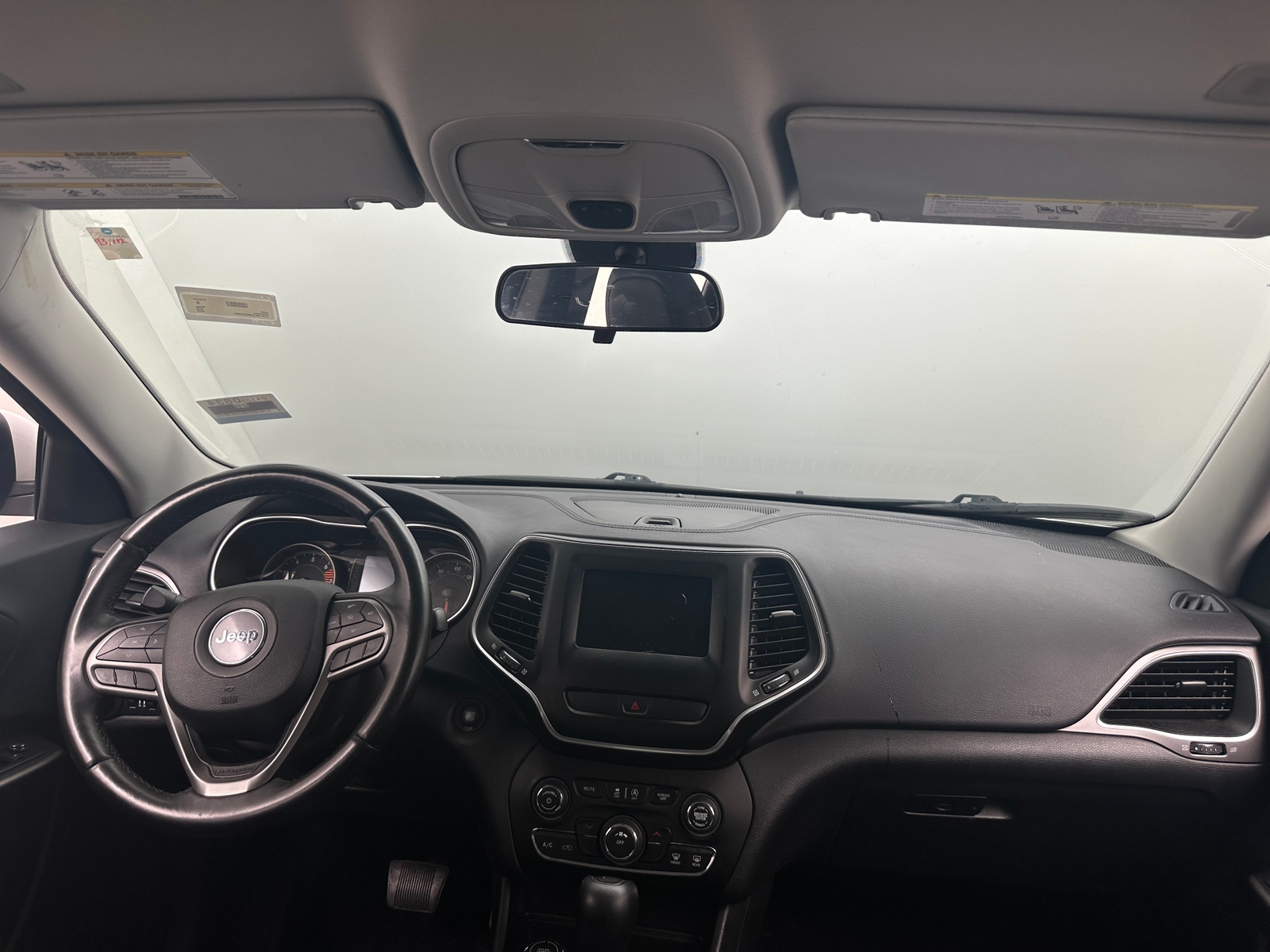 Thumbnail: 2019 Jeep Cherokee - 3
