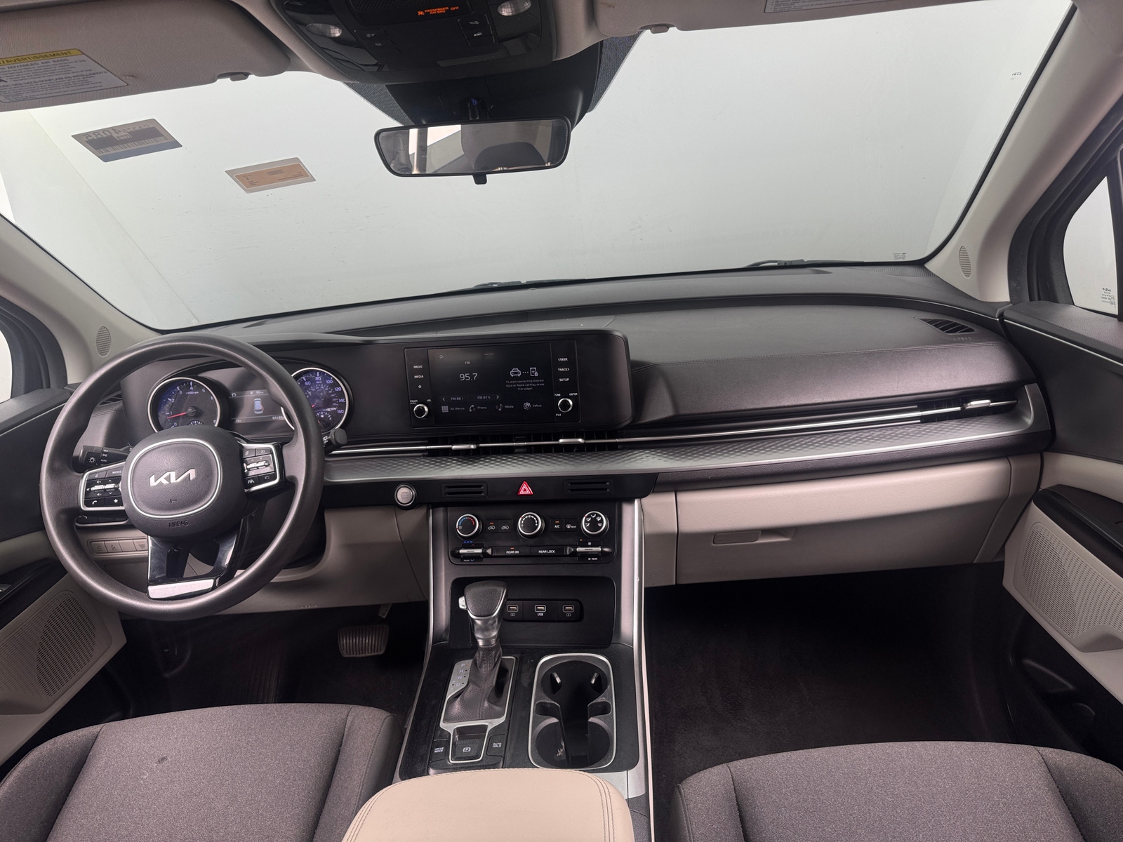 Thumbnail: 2023 Kia Carnival - 3