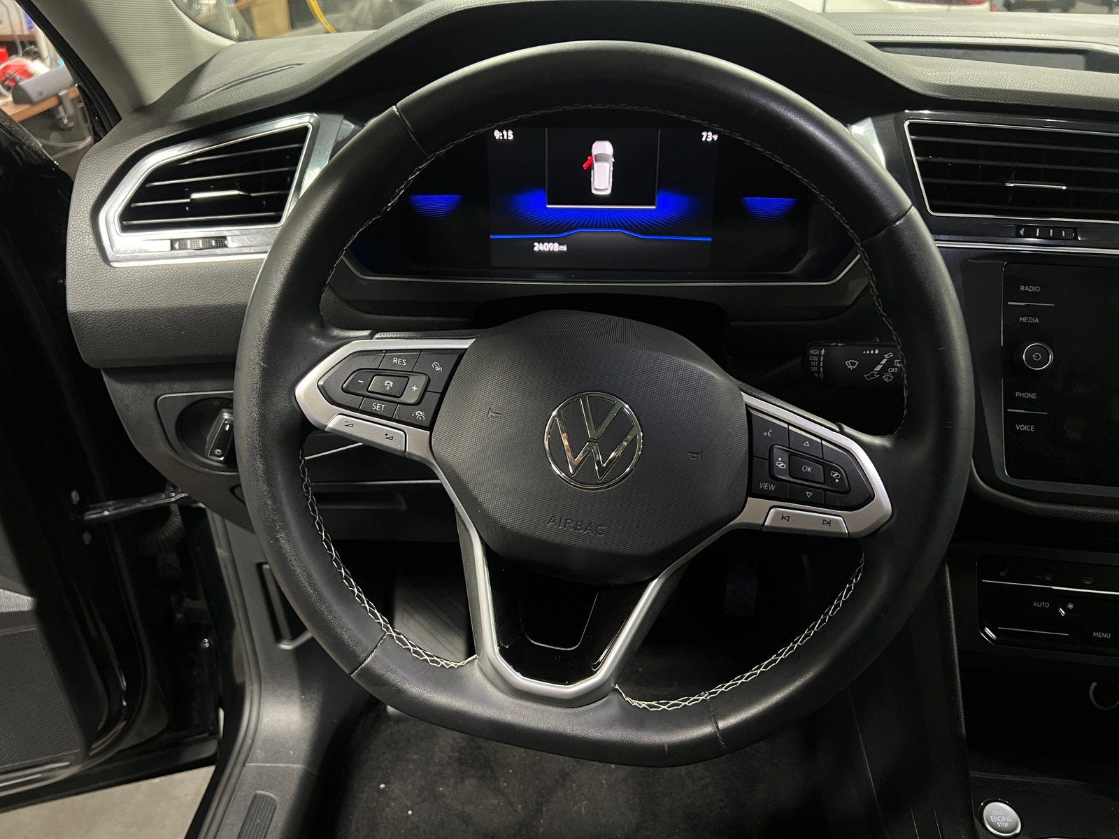 Thumbnail: 2023 Volkswagen Tiguan - 4
