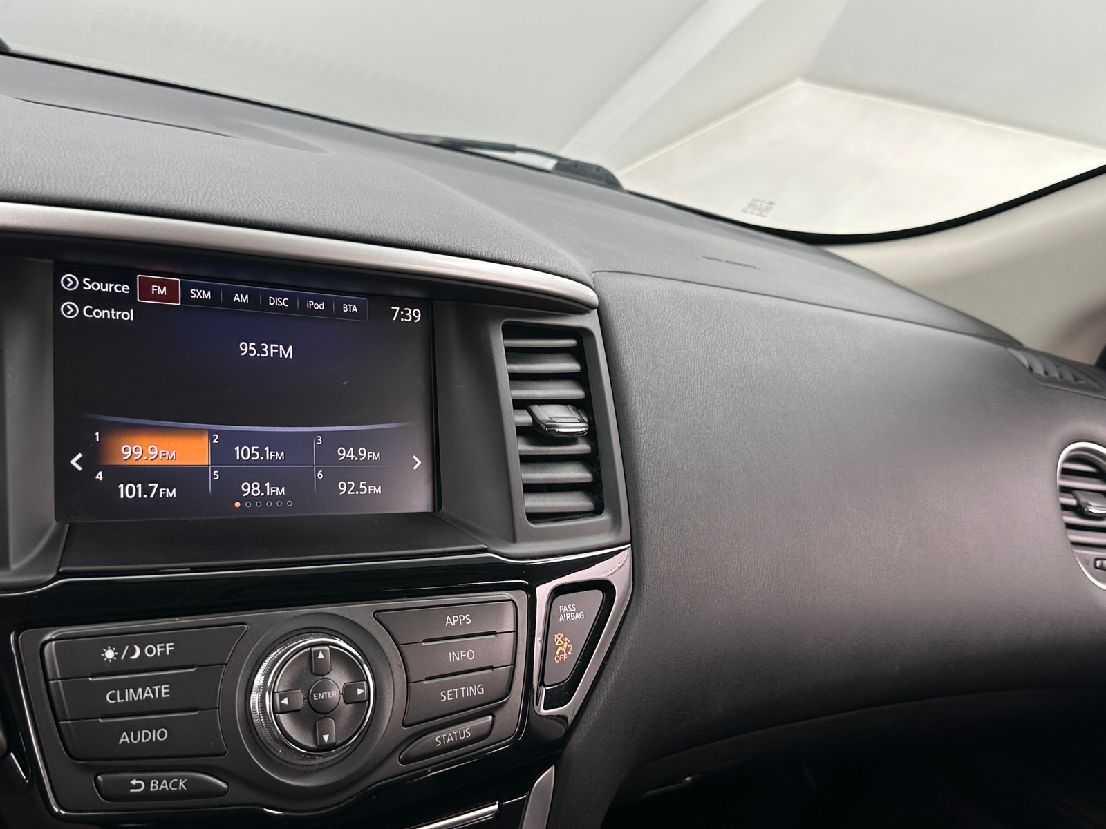 Thumbnail: 2018 Nissan Pathfinder - 4