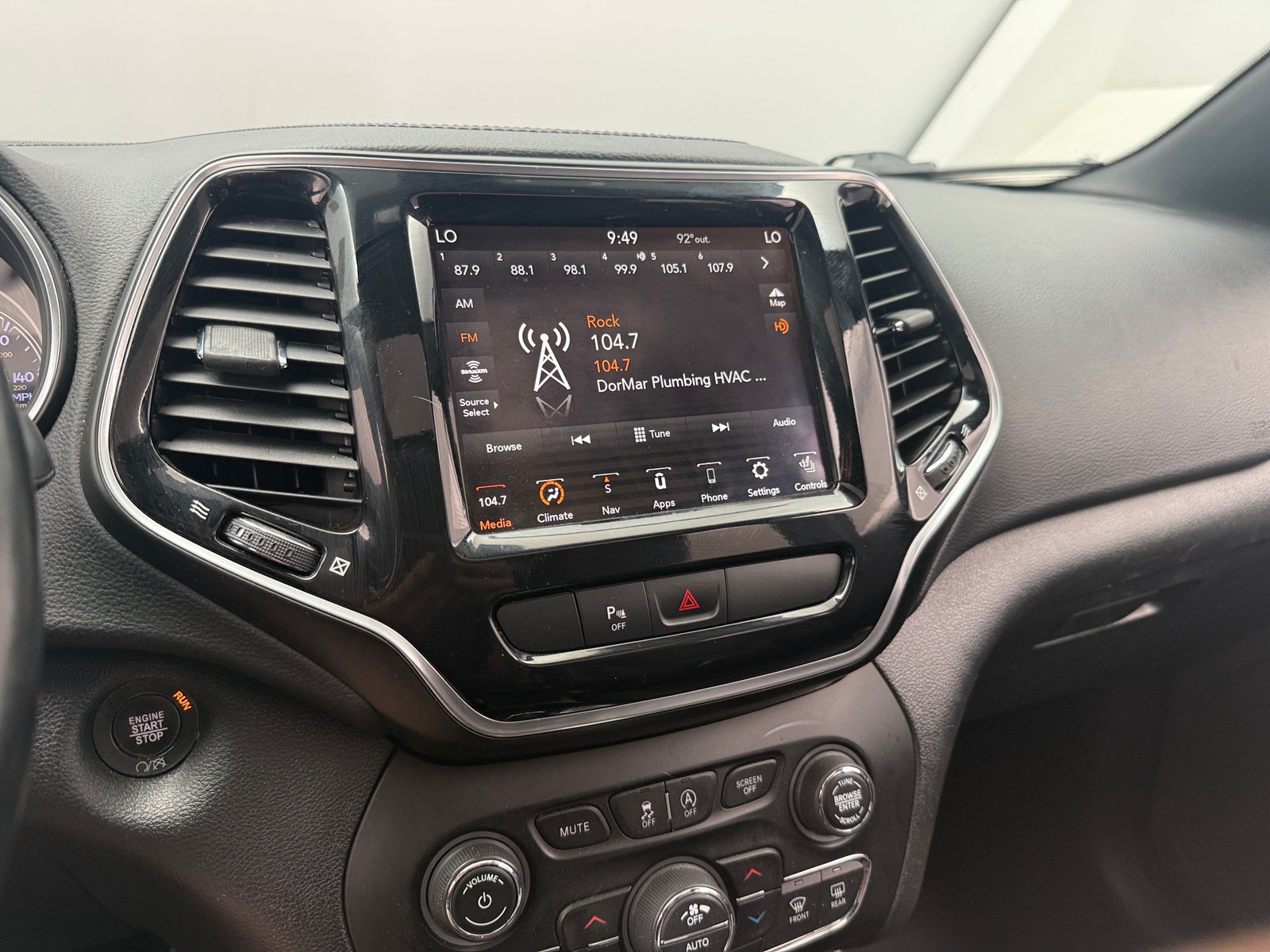 Thumbnail: 2020 Jeep Cherokee - 3