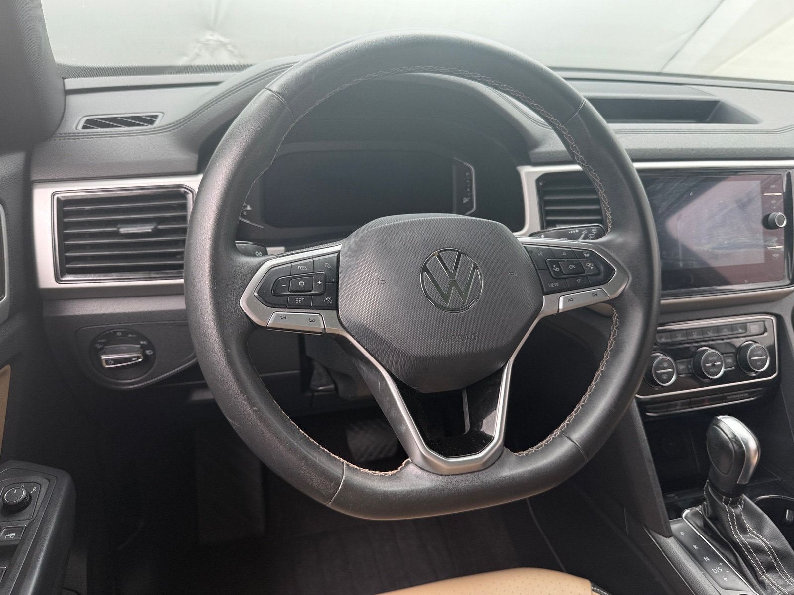 Thumbnail: 2021 Volkswagen Atlas - 4
