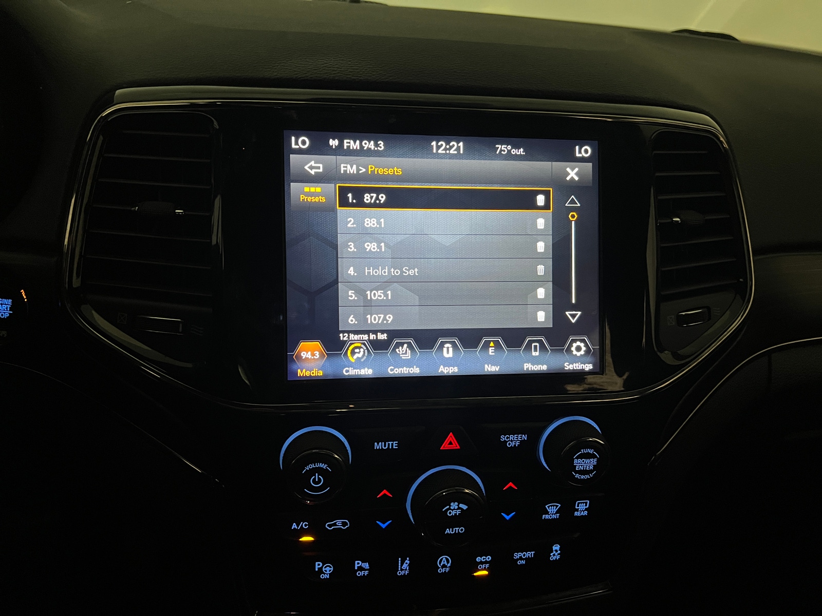 Thumbnail: 2020 Jeep Grand Cherokee - 3