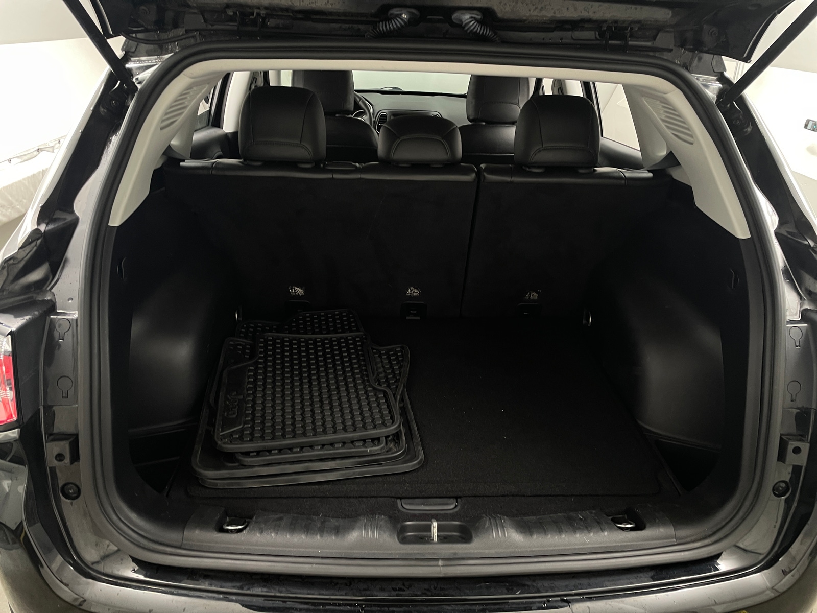 Thumbnail: 2018 Jeep Compass - 7