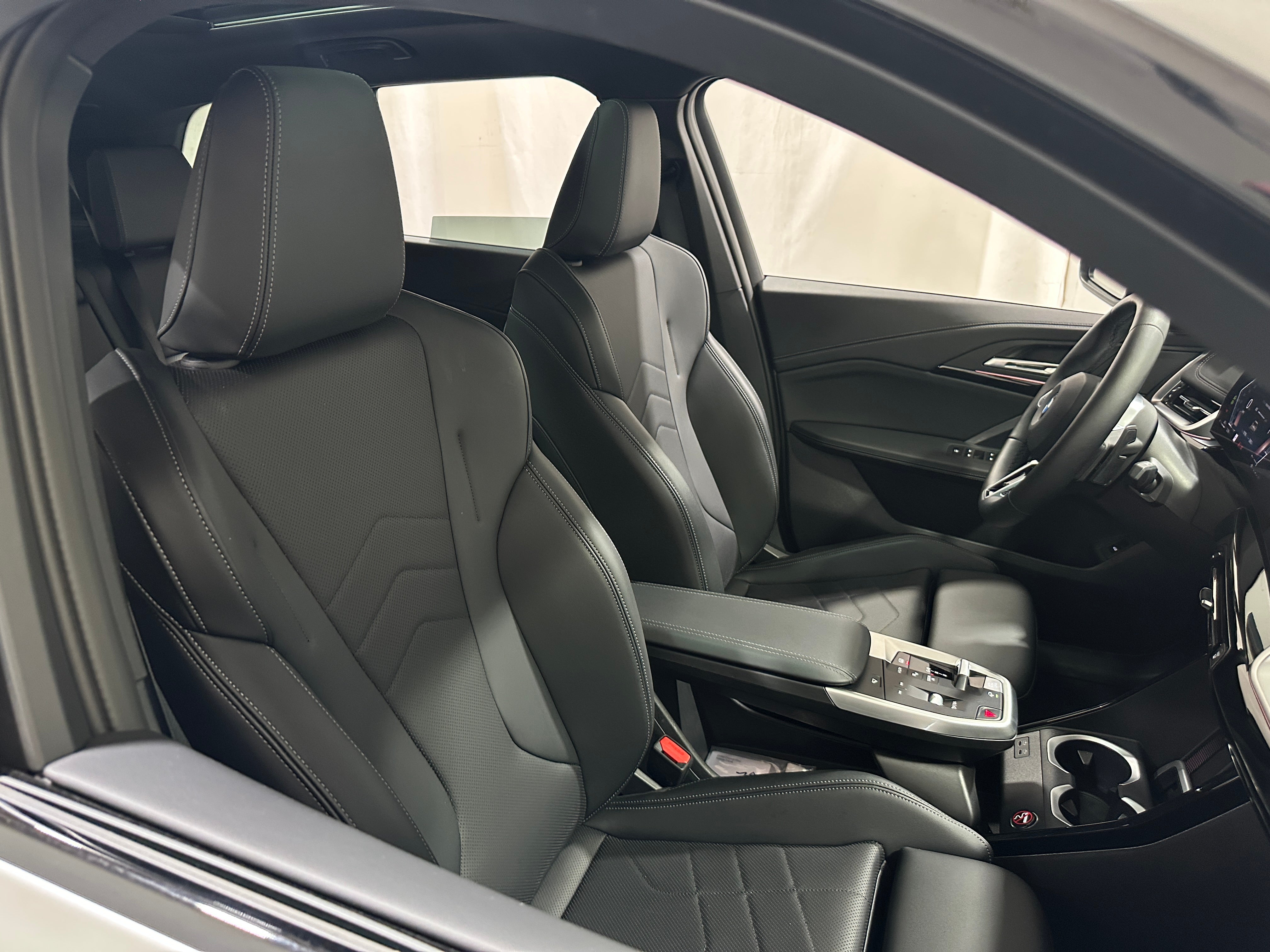 2026 BMW X1 28i - Photo 8