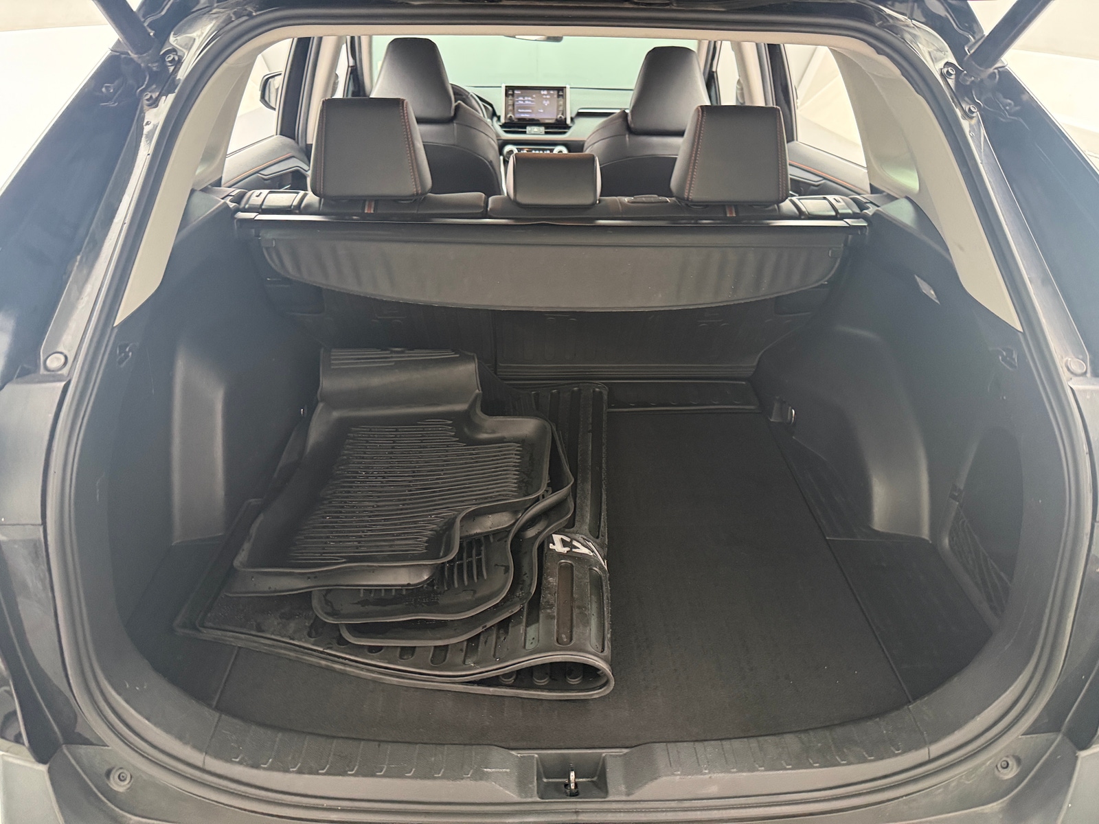 Thumbnail: 2019 Toyota RAV4 - 7