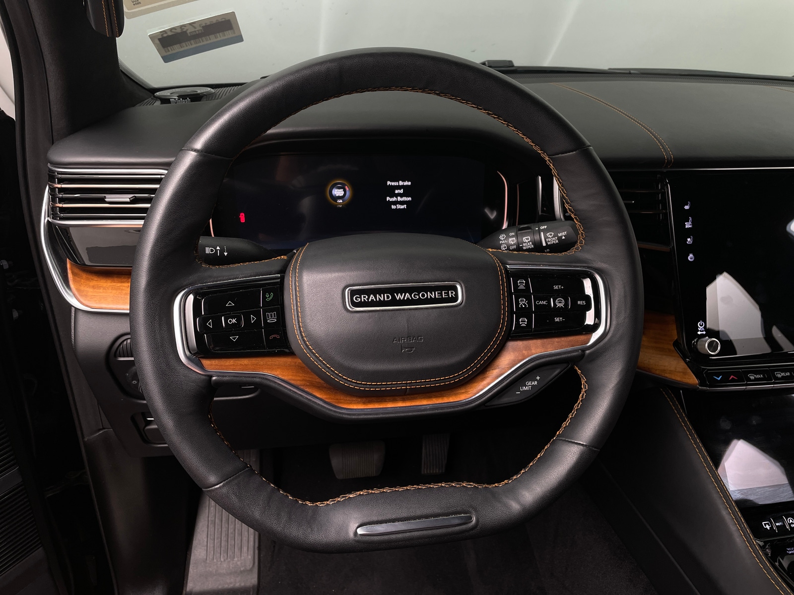 Thumbnail: 2024 Jeep Grand Wagoneer - 4