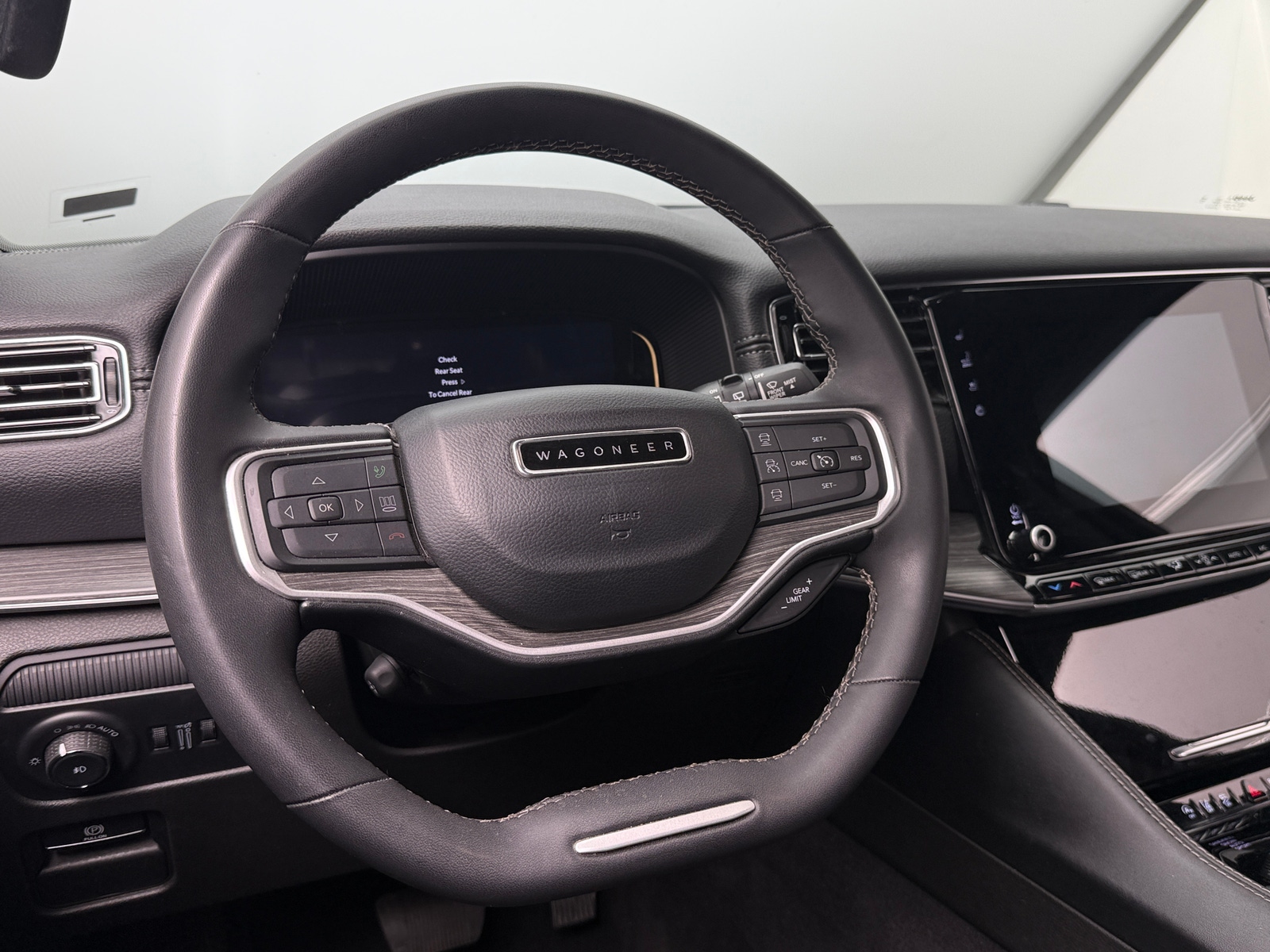 Thumbnail: 2023 Jeep Wagoneer - 4