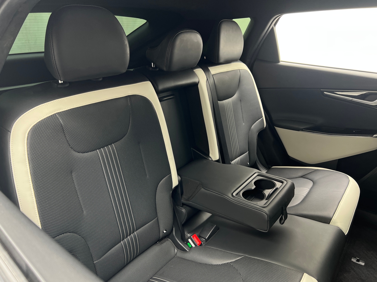 Thumbnail: 2023 Kia EV6 - 5