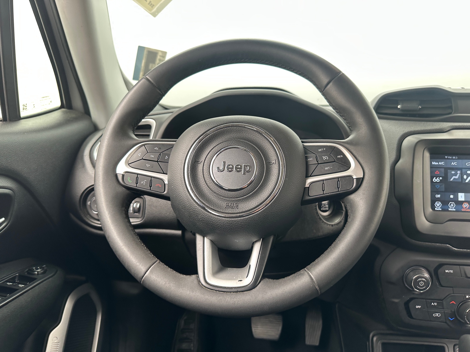 Thumbnail: 2018 Jeep Renegade - 5