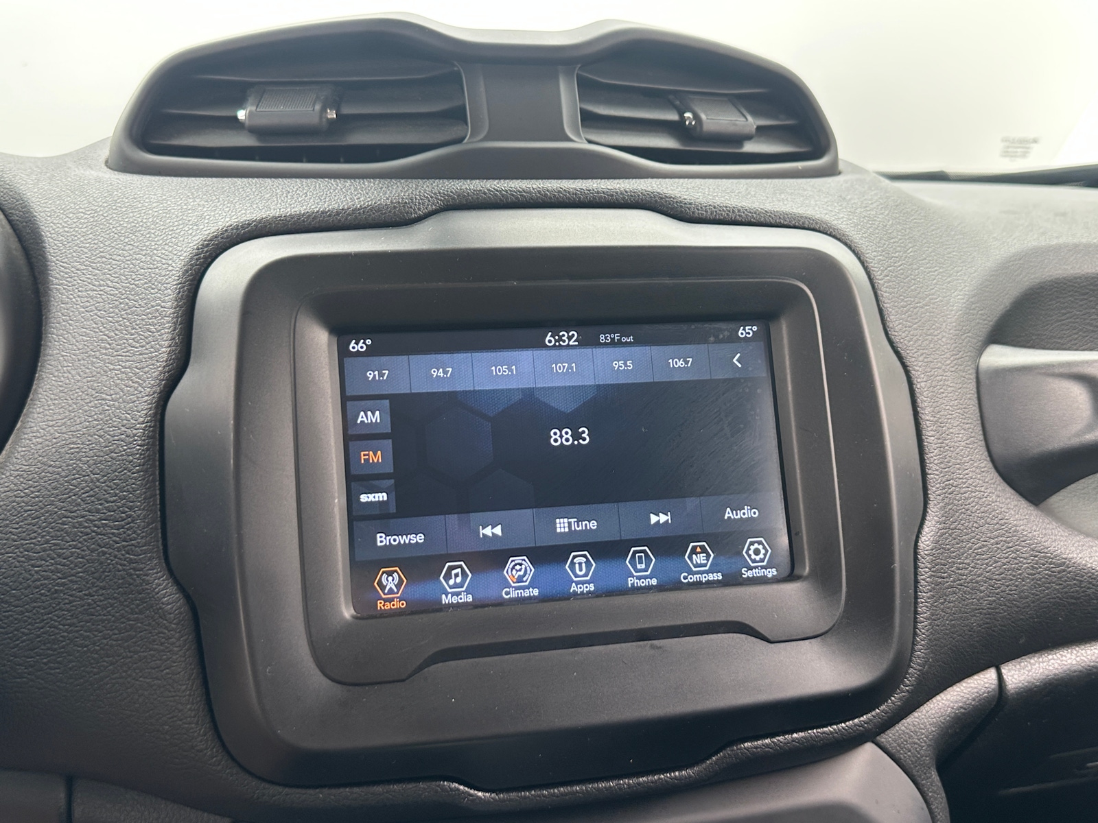Thumbnail: 2018 Jeep Renegade - 4