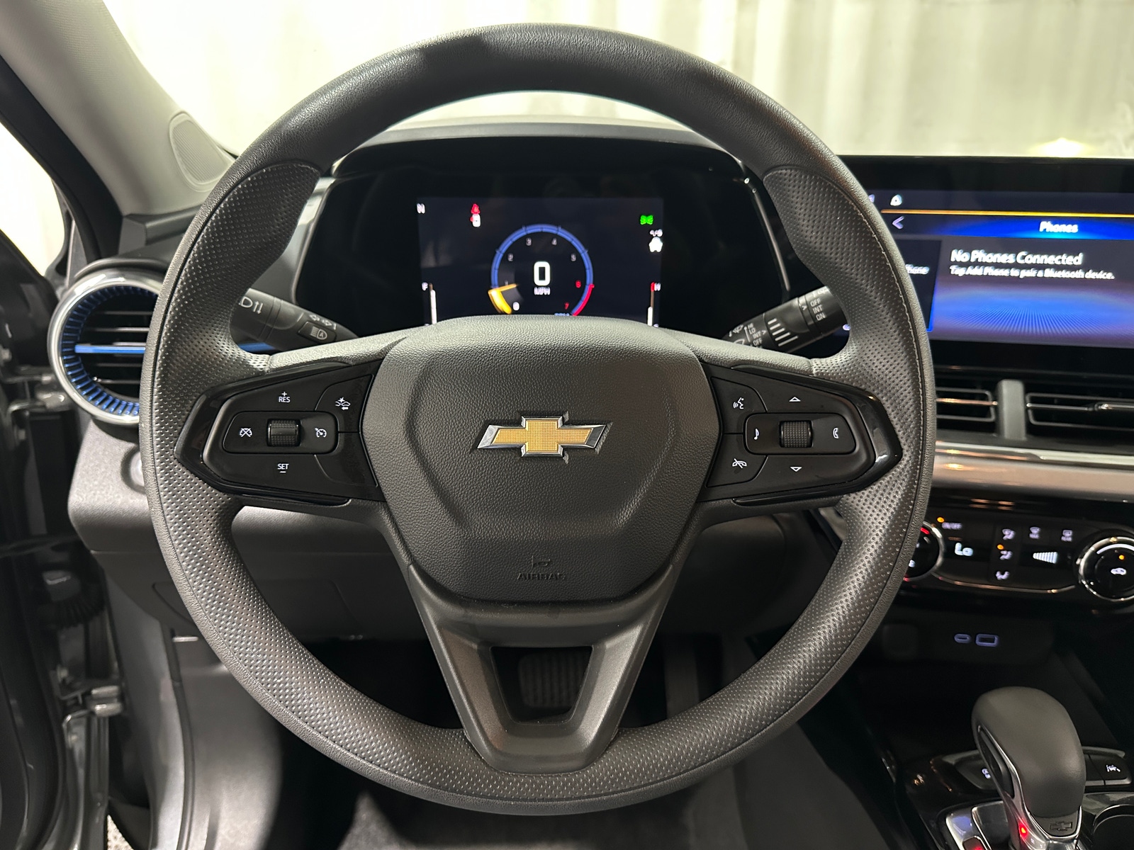 Thumbnail: 2025 Chevrolet Trax - 5