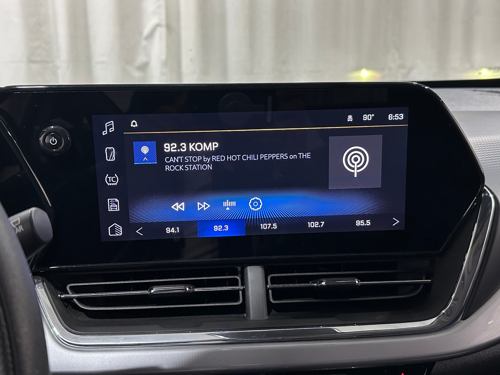 Thumbnail: 2025 Chevrolet Trax - 4