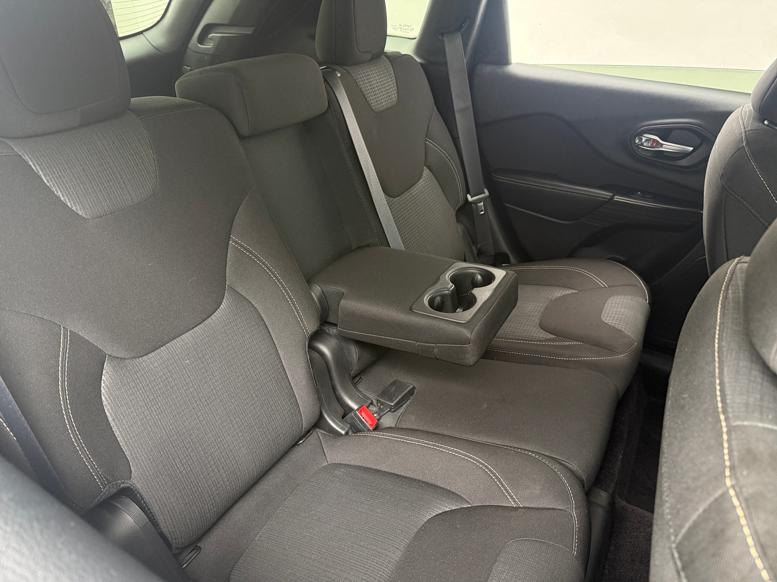 Thumbnail: 2016 Jeep Cherokee - 6