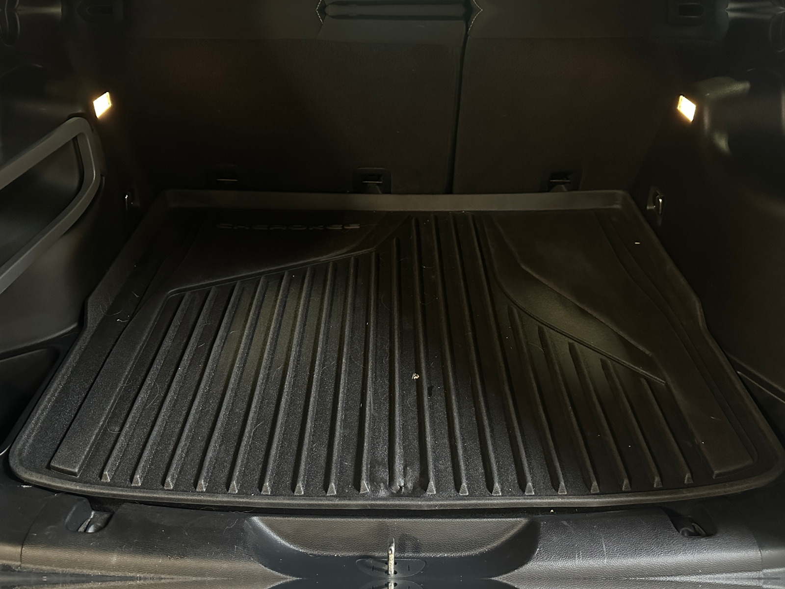 Thumbnail: 2016 Jeep Cherokee - 7