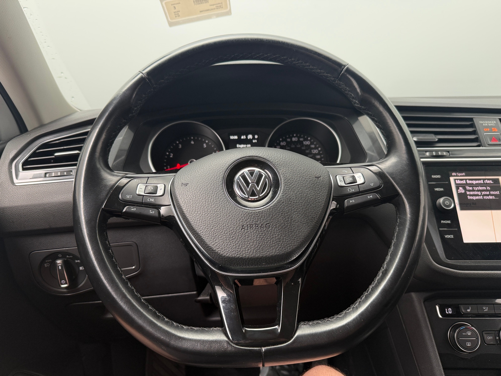 Thumbnail: 2018 Volkswagen Tiguan - 4