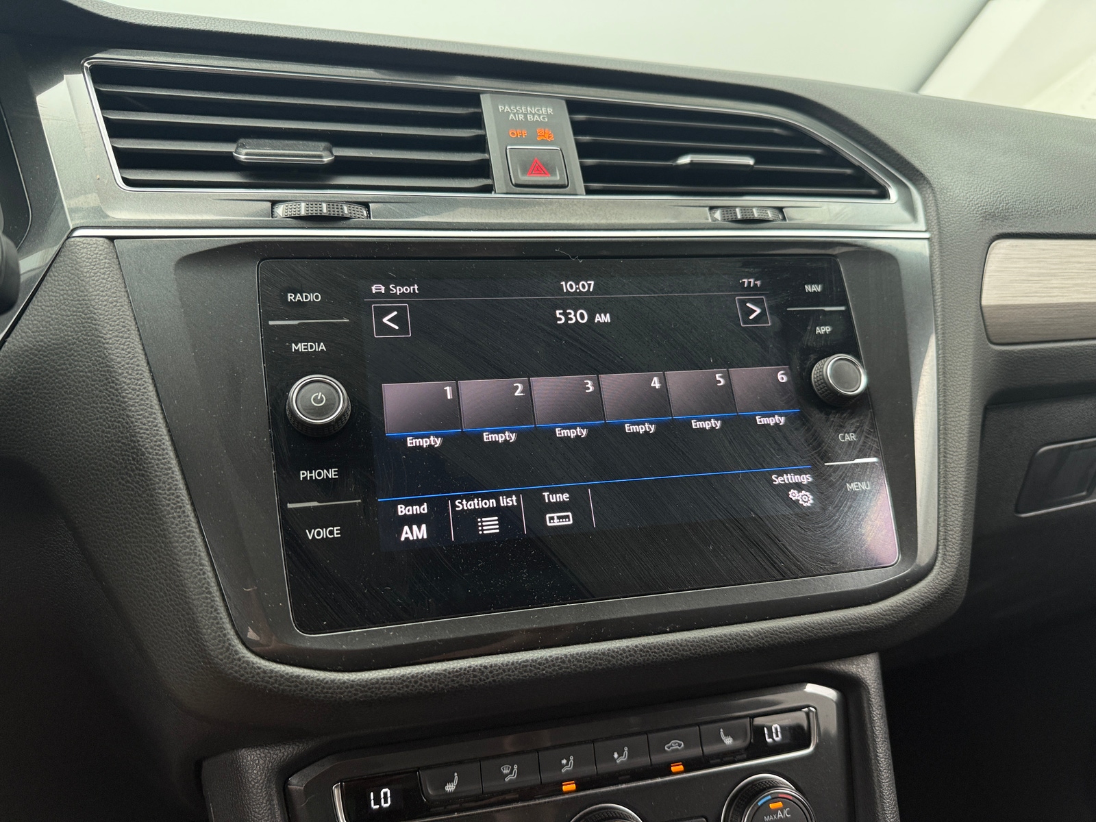 Thumbnail: 2018 Volkswagen Tiguan - 3