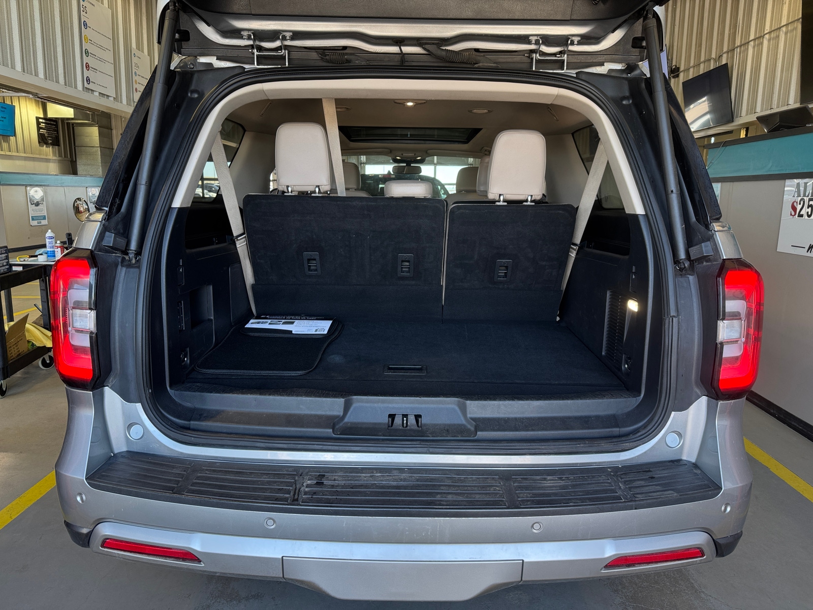 Thumbnail: 2023 Ford Expedition MAX - 6