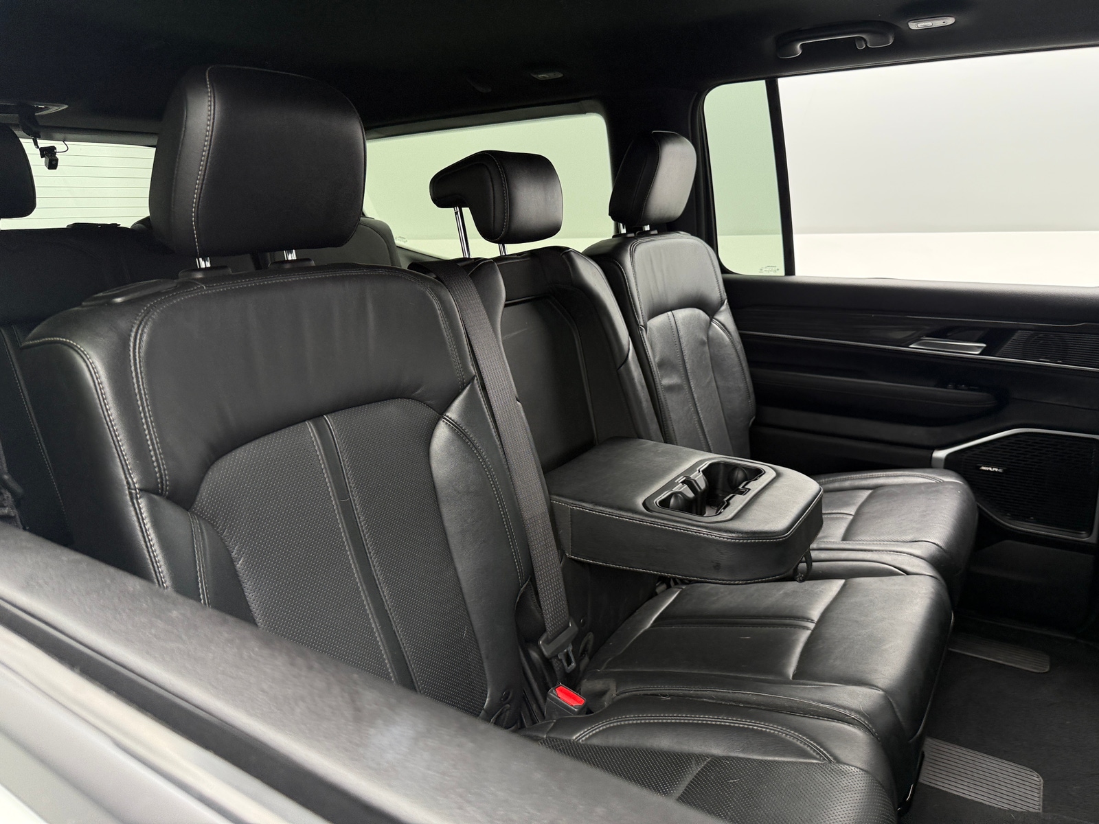 Thumbnail: 2022 Jeep Wagoneer - 5