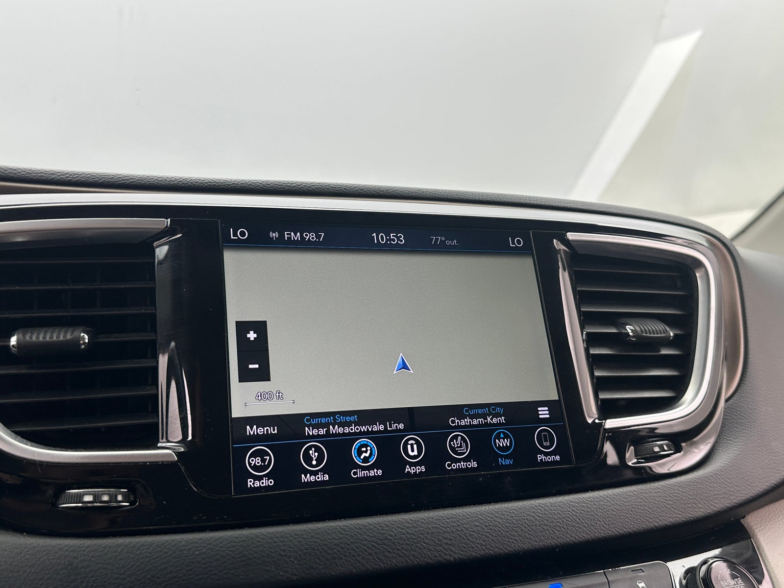 Thumbnail: 2018 Chrysler Pacifica - 3