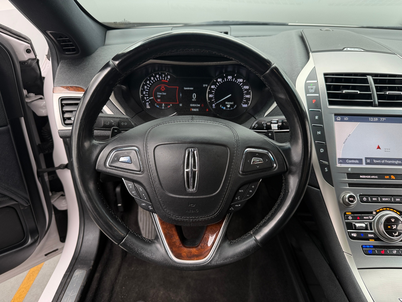 Thumbnail: 2020 Lincoln MKZ - 4