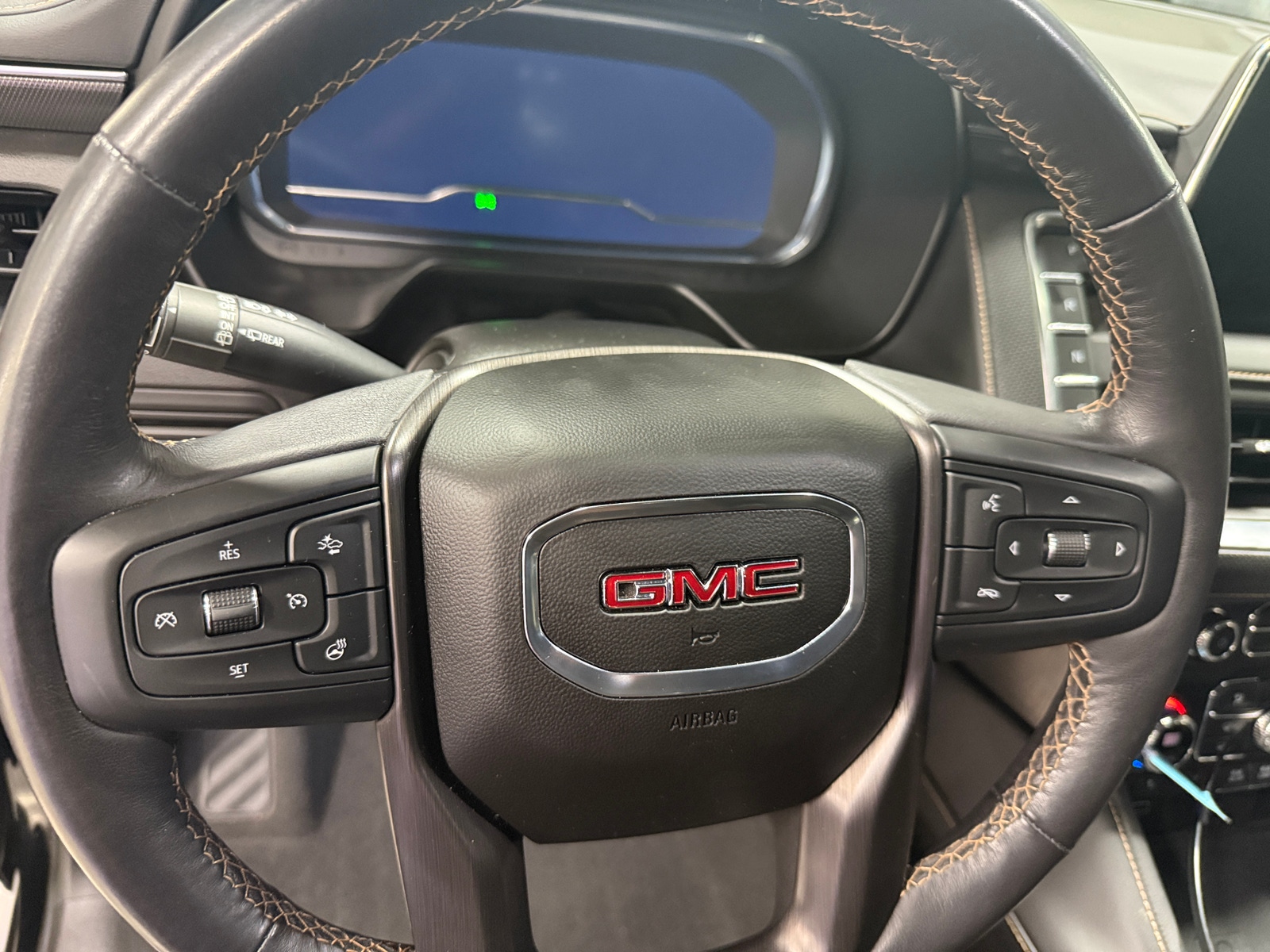 Thumbnail: 2022 GMC Yukon - 4